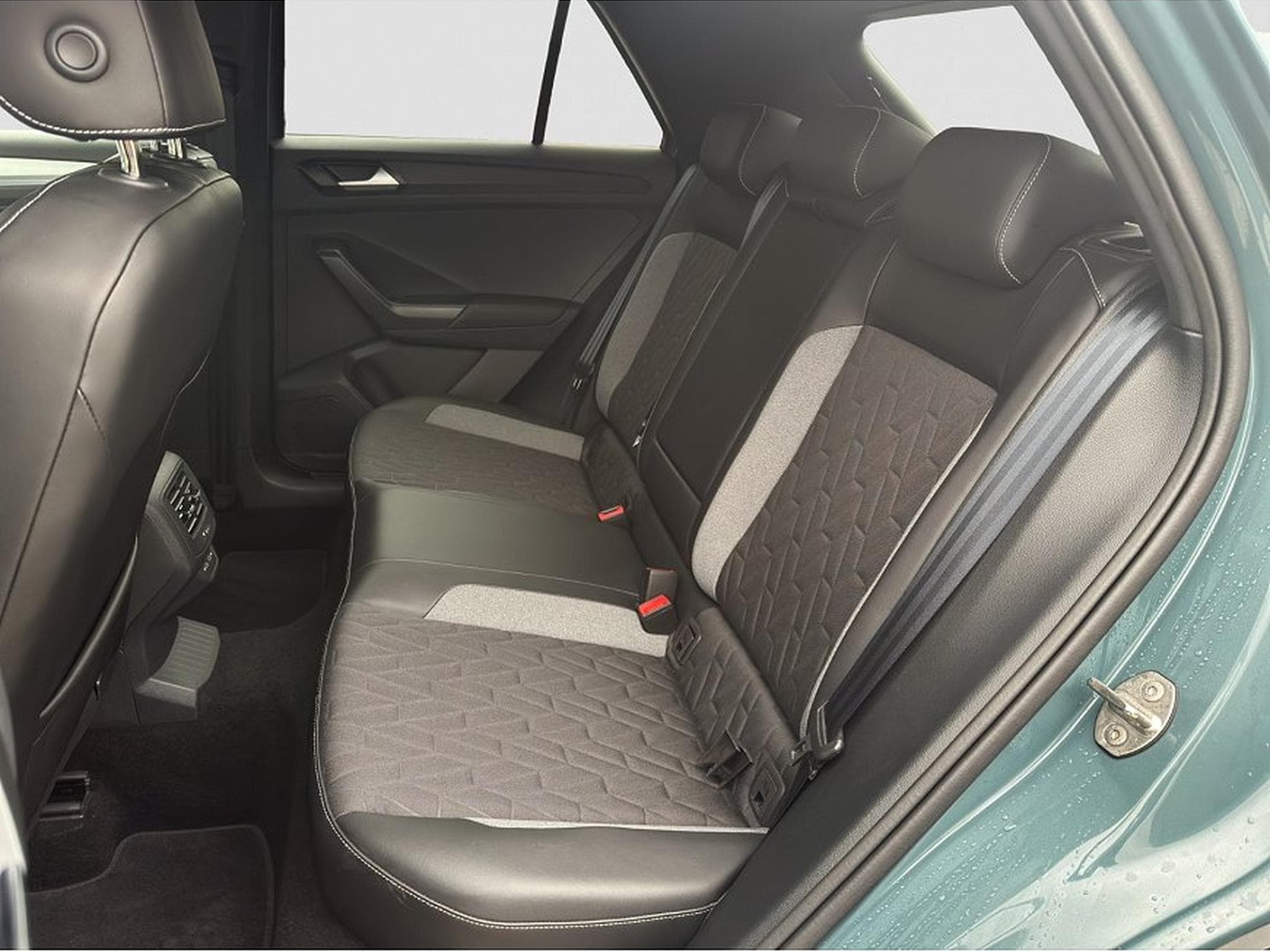 VW T-Roc (2025) - Photo 16