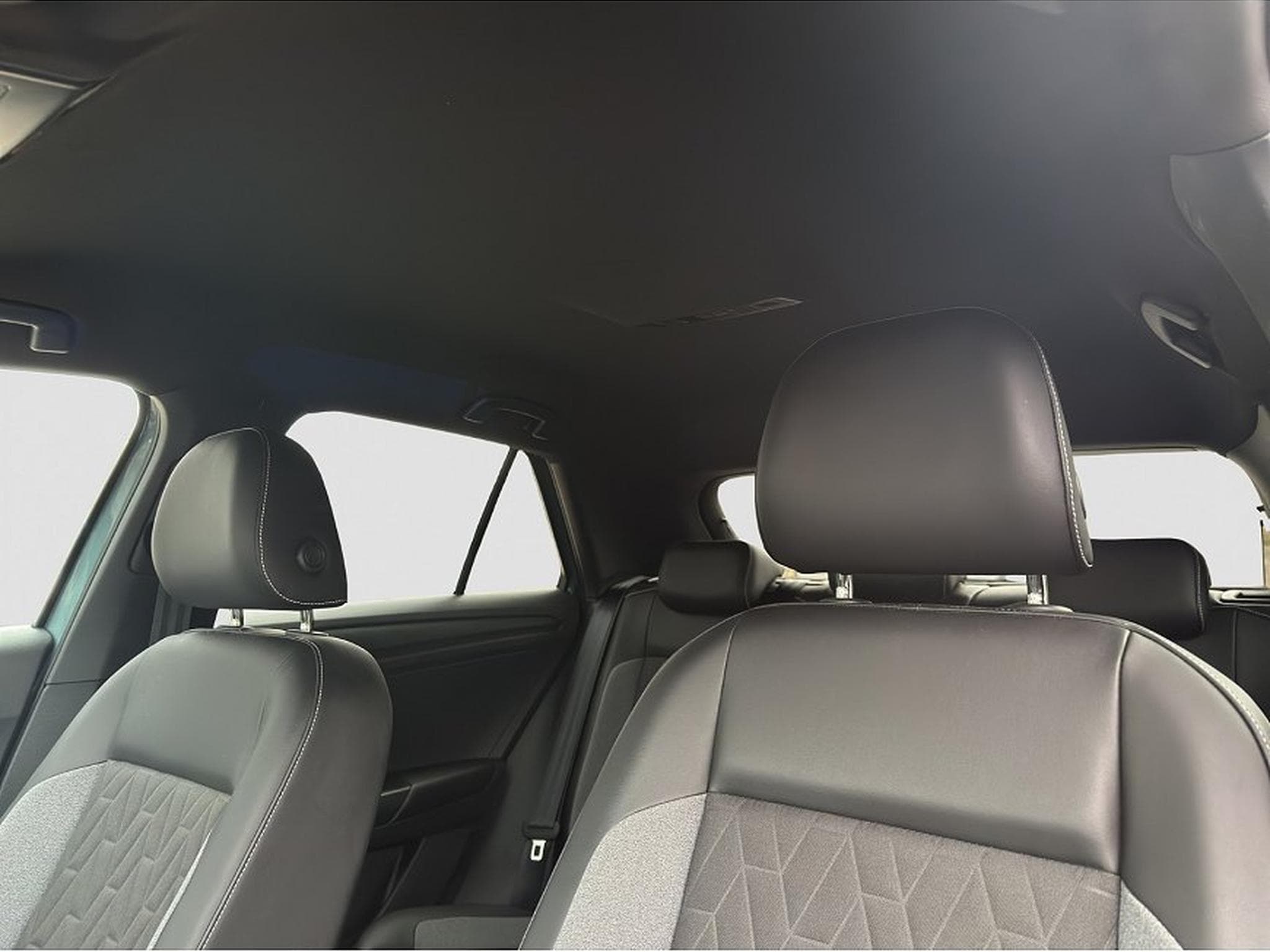 VW T-Roc (2025) - Photo 23