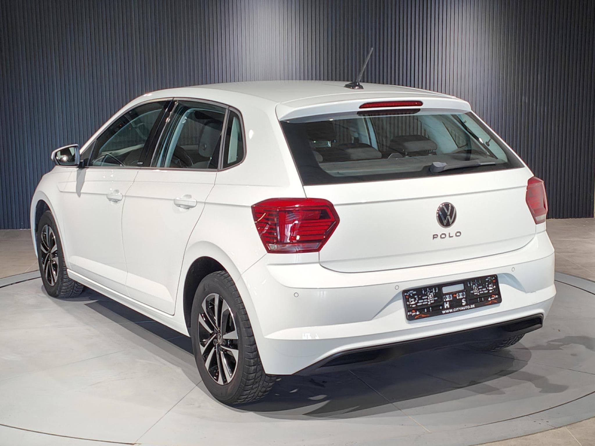 VW Polo 1.0i UNITED CARPLAY BLUETOOH RADAR AV ET ARR JANTES ALU (2021) - Photo 4