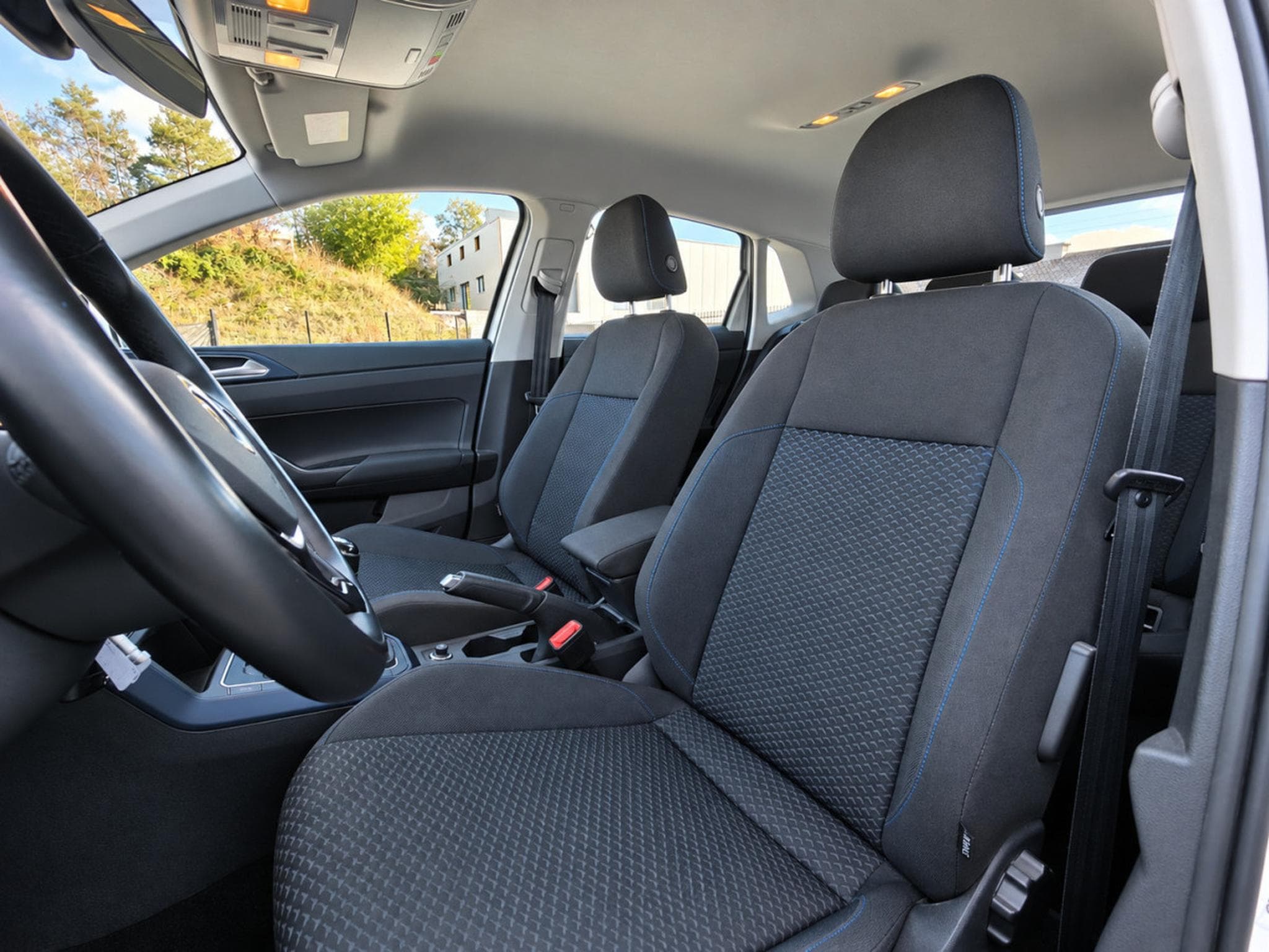 VW Polo 1.0i UNITED CARPLAY BLUETOOH RADAR AV ET ARR JANTES ALU (2021) - Photo 11