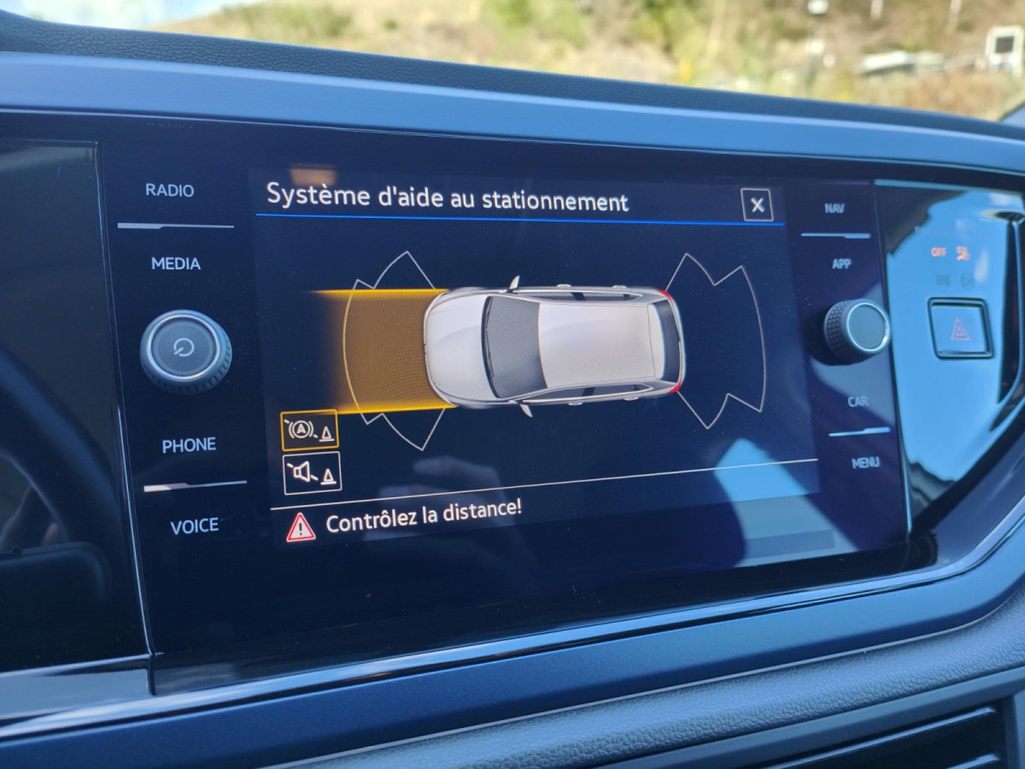 VW Polo 1.0i UNITED CARPLAY BLUETOOH RADAR AV ET ARR JANTES ALU (2021) - Photo 16
