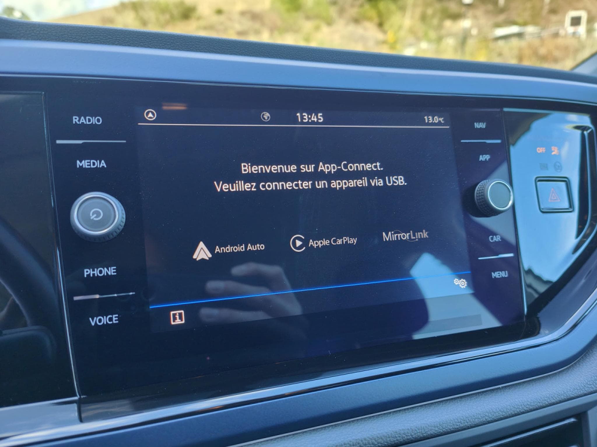 VW Polo 1.0i UNITED CARPLAY BLUETOOH RADAR AV ET ARR JANTES ALU (2021) - Photo 15
