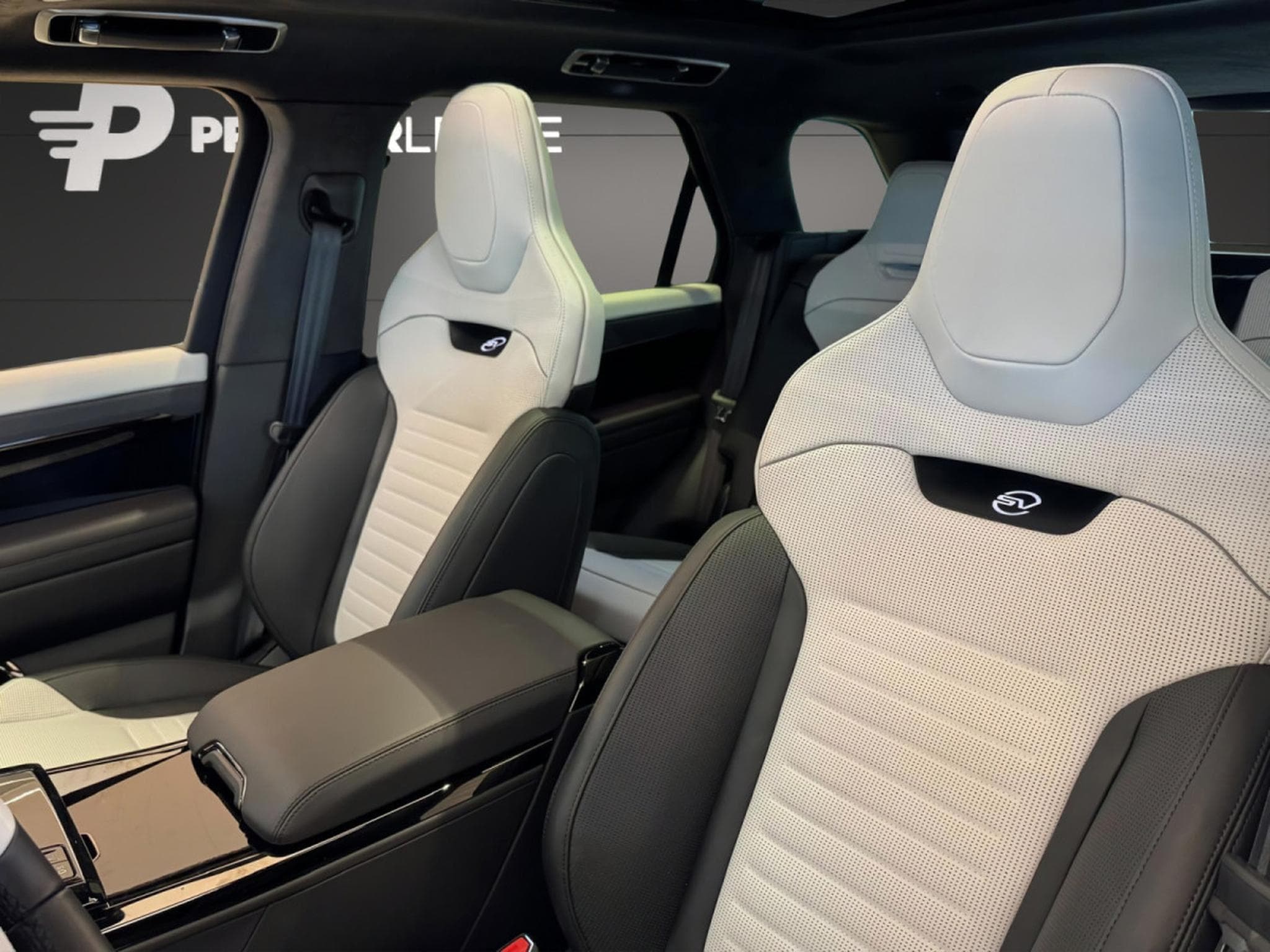 Land-Rover Range Rover Sport P635 SV - ARROIOS GREY/ KERAMIK/ MASSAGE/ HUD/ AHK/ WERKS-KM (2026) - Photo 3