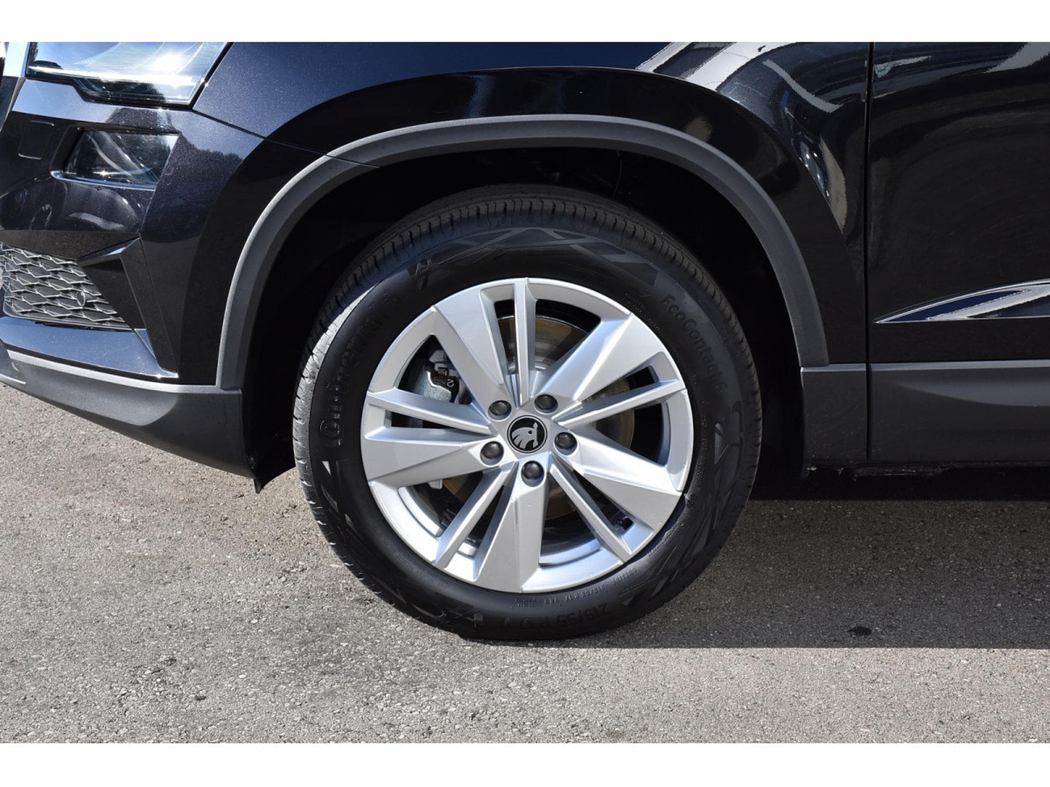 Skoda Karoq 1.5 TSI DSG Selection ACC LANE CAM ATT REMORQUE NEUF (2026) - Photo 5