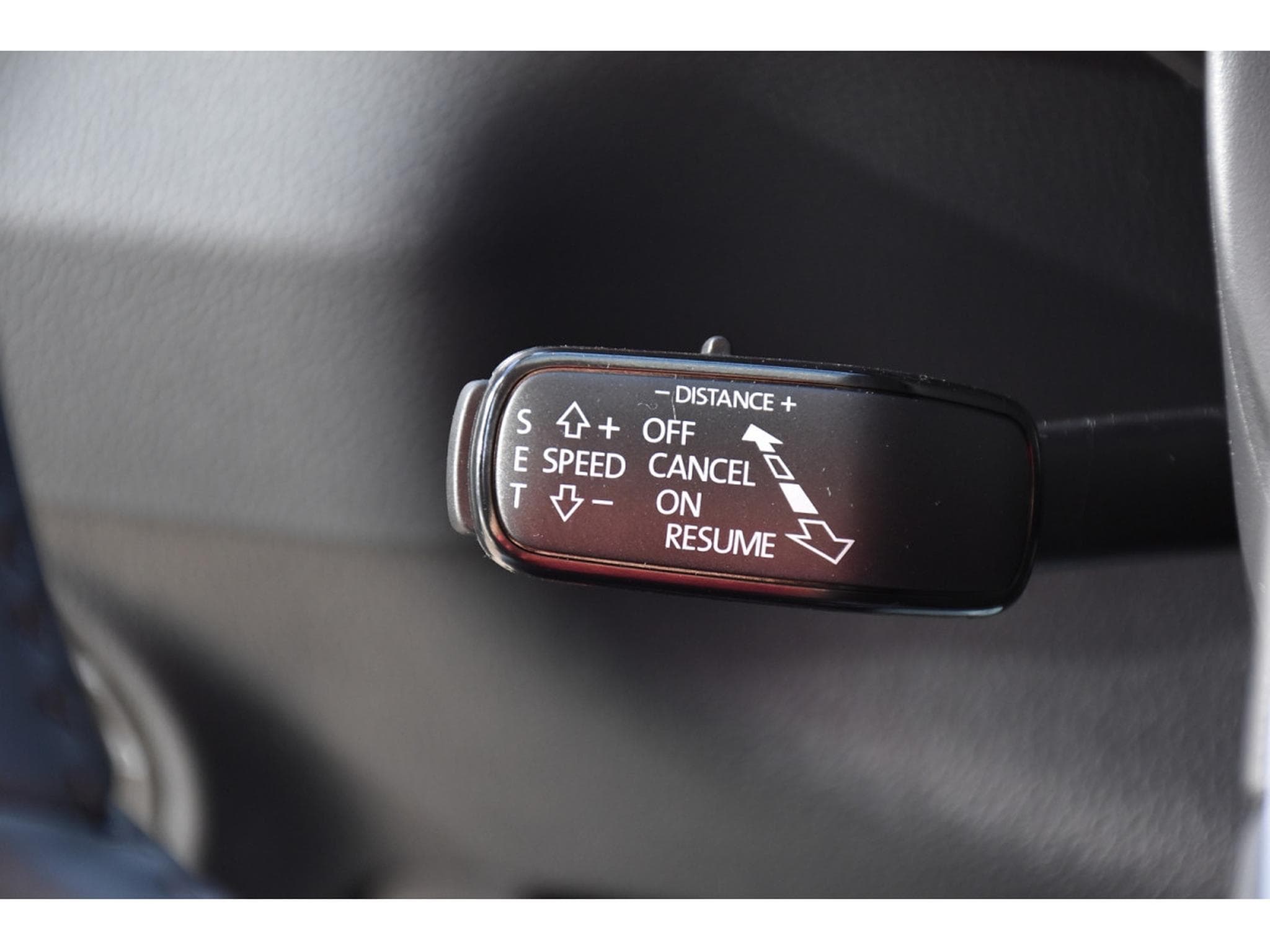 Skoda Karoq 1.5 TSI DSG Selection ACC LANE CAM ATT REMORQUE NEUF (2026) - Photo 20