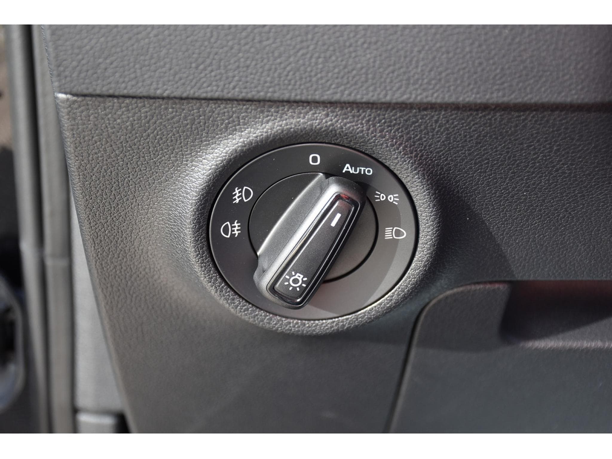 Skoda Karoq 1.5 TSI DSG Selection ACC LANE CAM ATT REMORQUE NEUF (2026) - Photo 21