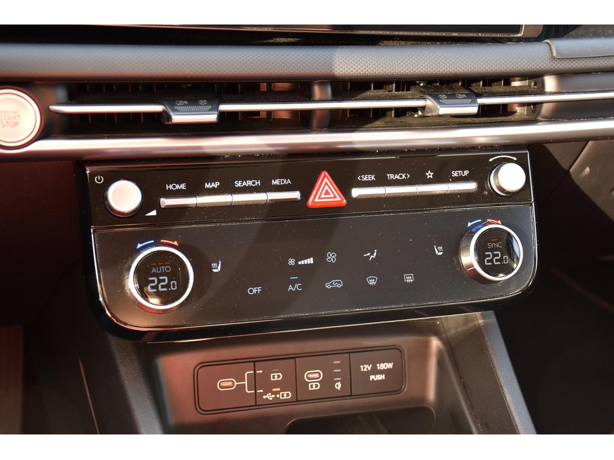 Hyundai Tucson 1.6 T-GDI MHEV Trend DCT LANE BLIS GPS CAM KEYLESS (2024) - Photo 18