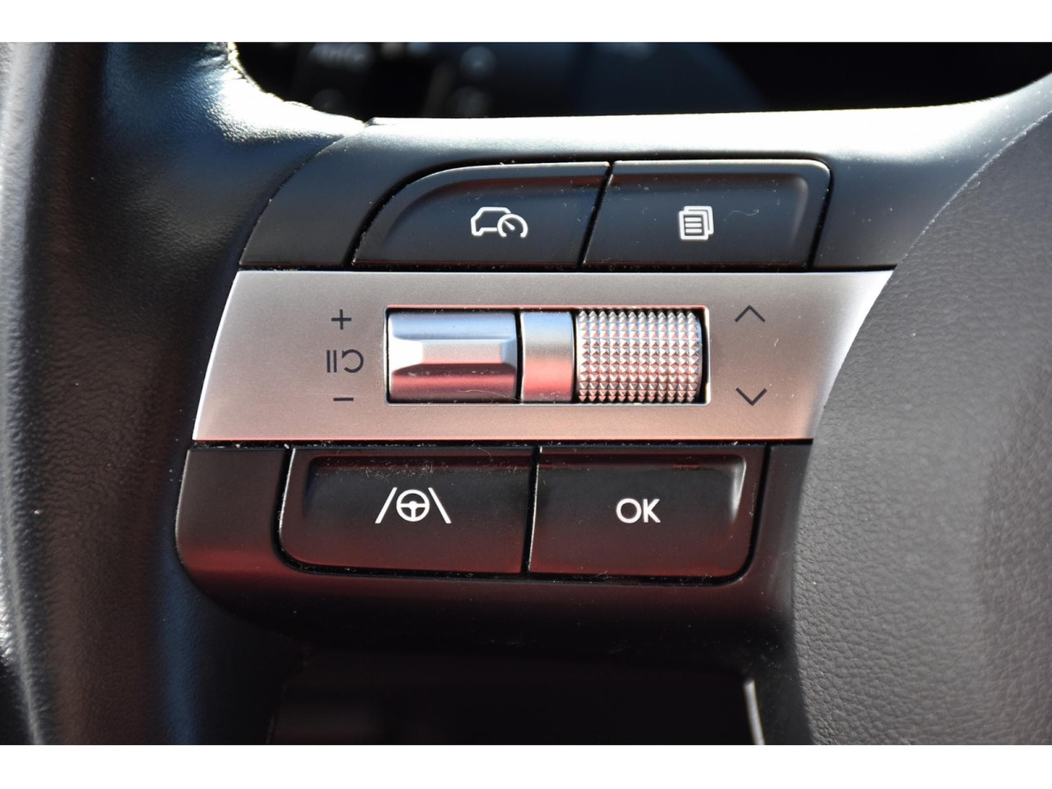 Hyundai Tucson 1.6 T-GDI MHEV Trend DCT LANE BLIS GPS CAM KEYLESS (2024) - Photo 20