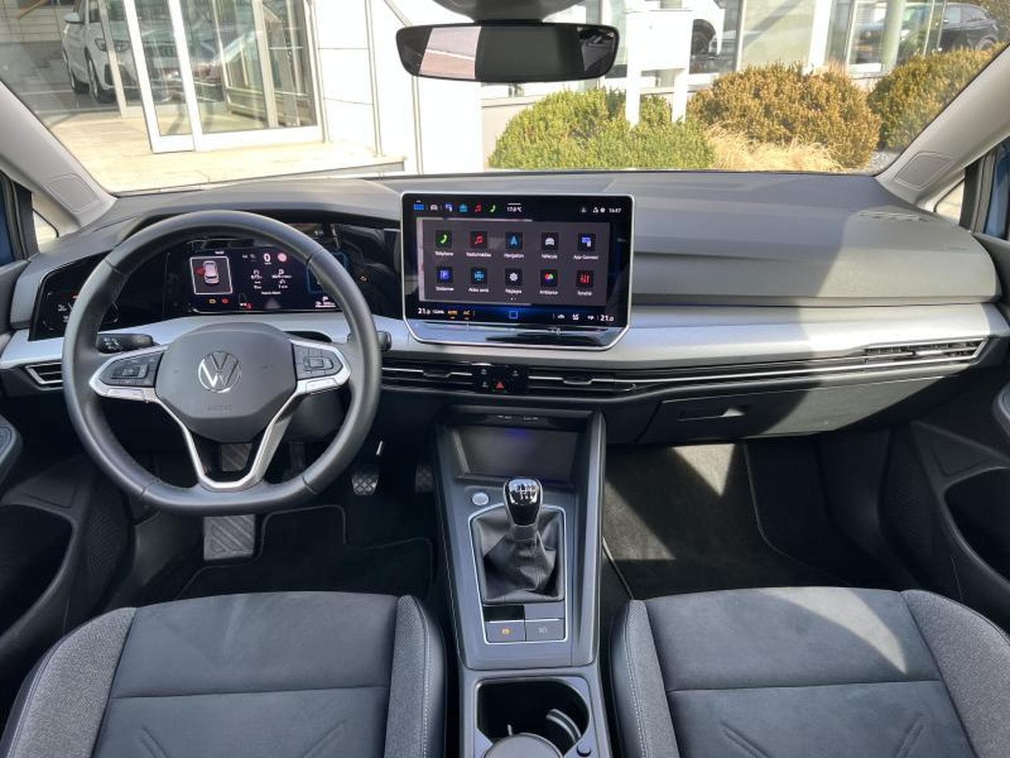 VW Golf LIFE (2025) - Photo 3