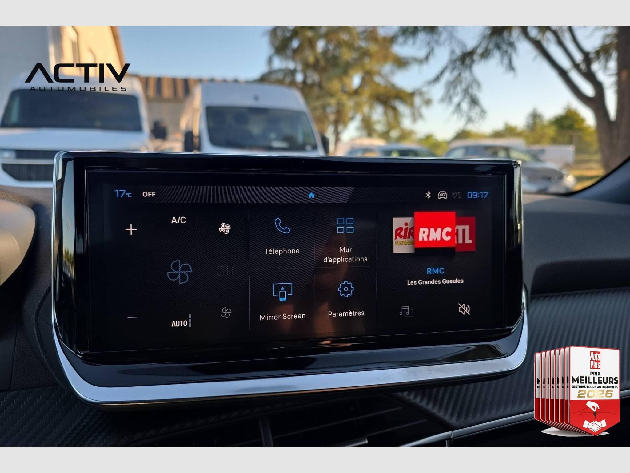 Peugeot 2008 Hybrid 145 e-DCS6 Allure (2026) - Photo 19