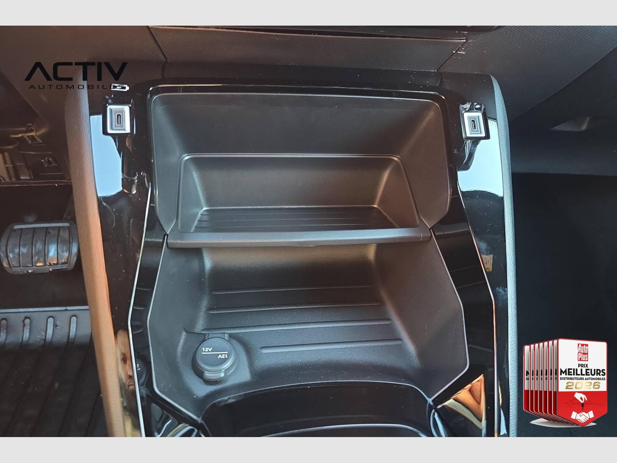 Peugeot 2008 Hybrid 145 e-DCS6 Allure (2026) - Photo 18