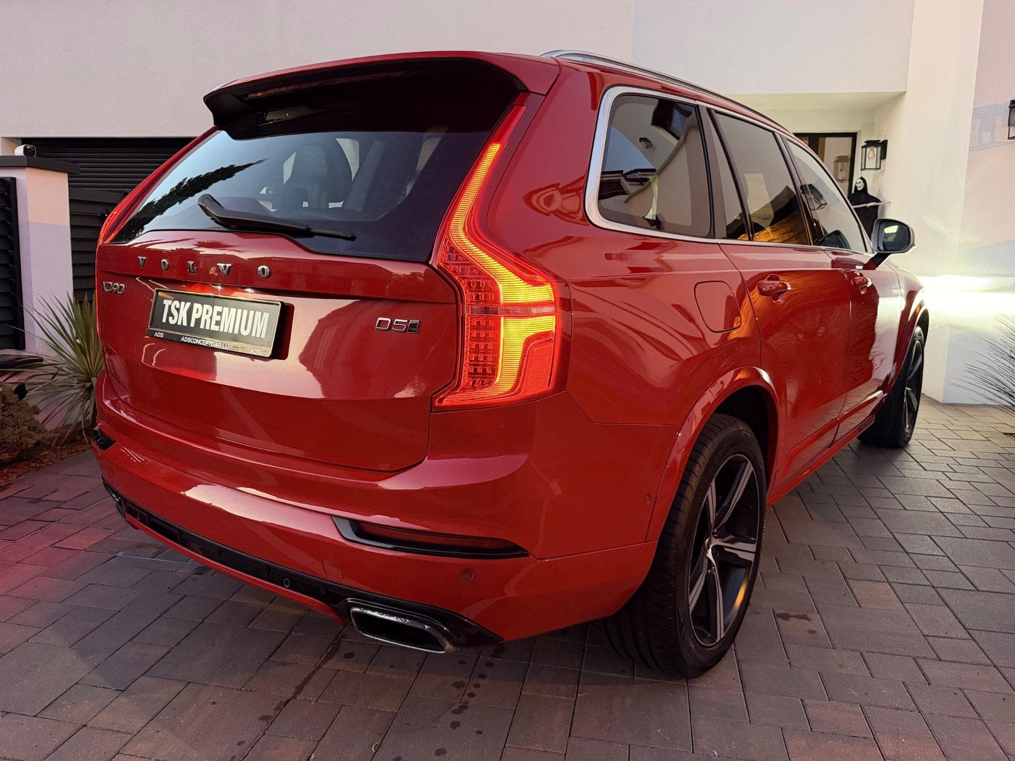 Volvo XC90 Volvo XC90 II D5 AWD 235ch R-Design 7 pl (2017) - Foto 2