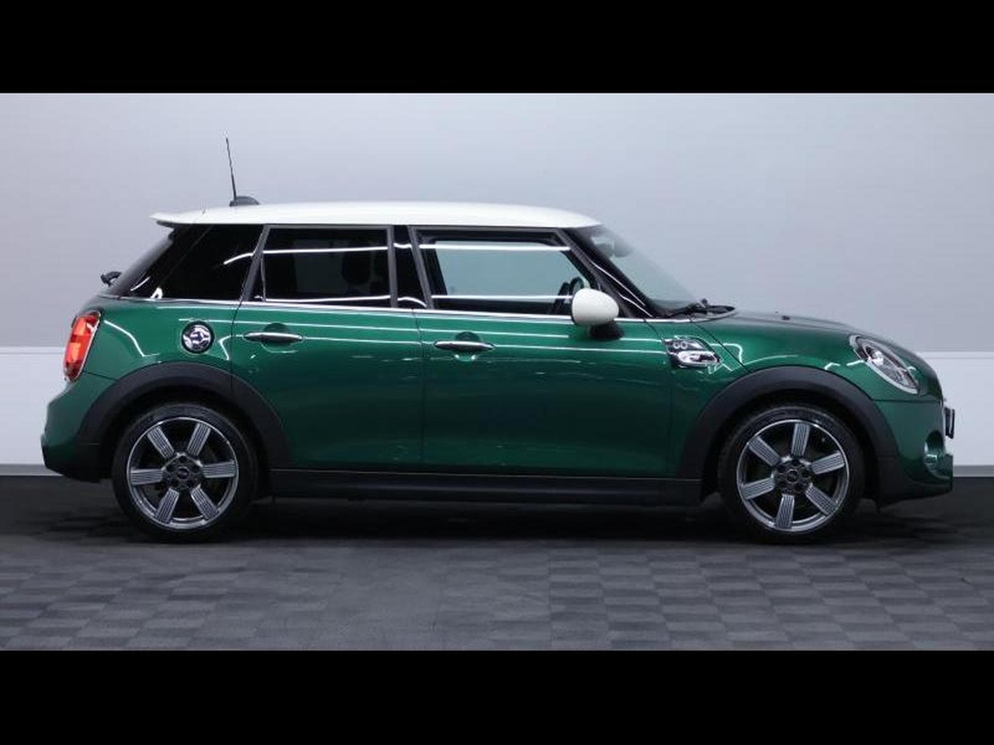 MINI Cooper hatch 60years Edition Steptronic DCT 7 (2020) - Foto 4