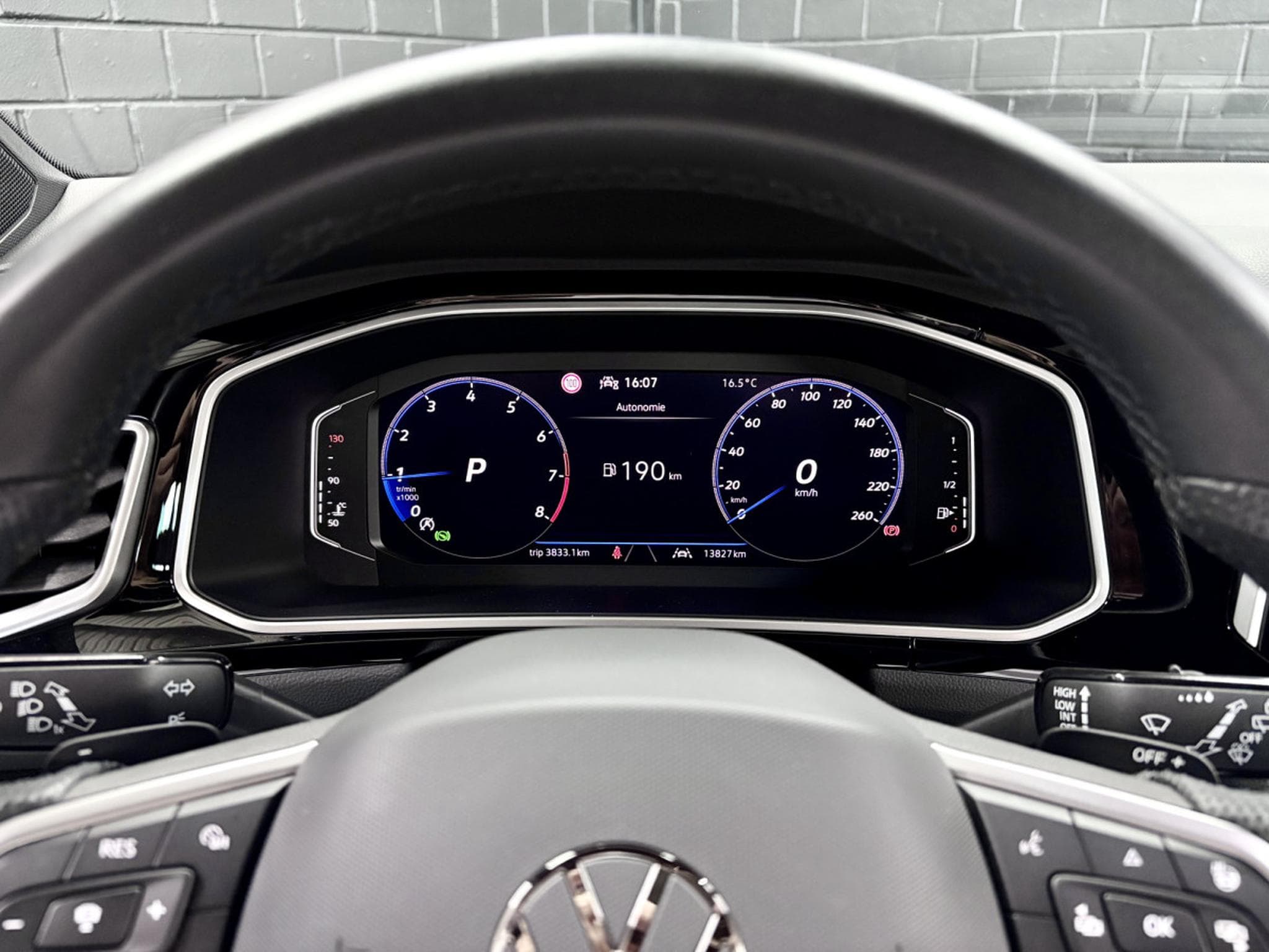 VW T-Roc R-Line Edition 1.5 TSI 150 CV DSG7 *ACC* CAM * HAYON * (2025) - Photo 14