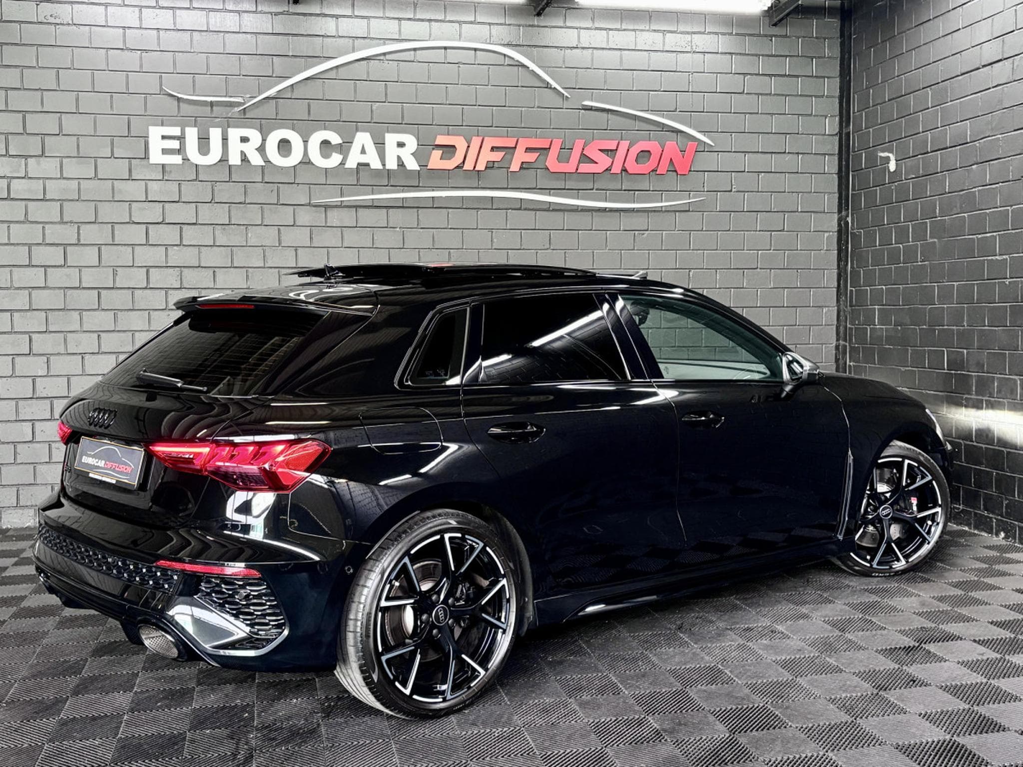 Audi RS3 Sportback Quattro 2.5 TFSI 400 CV *PANO* B&O*  MATRIX* ECHAP (2023) - Photo 6