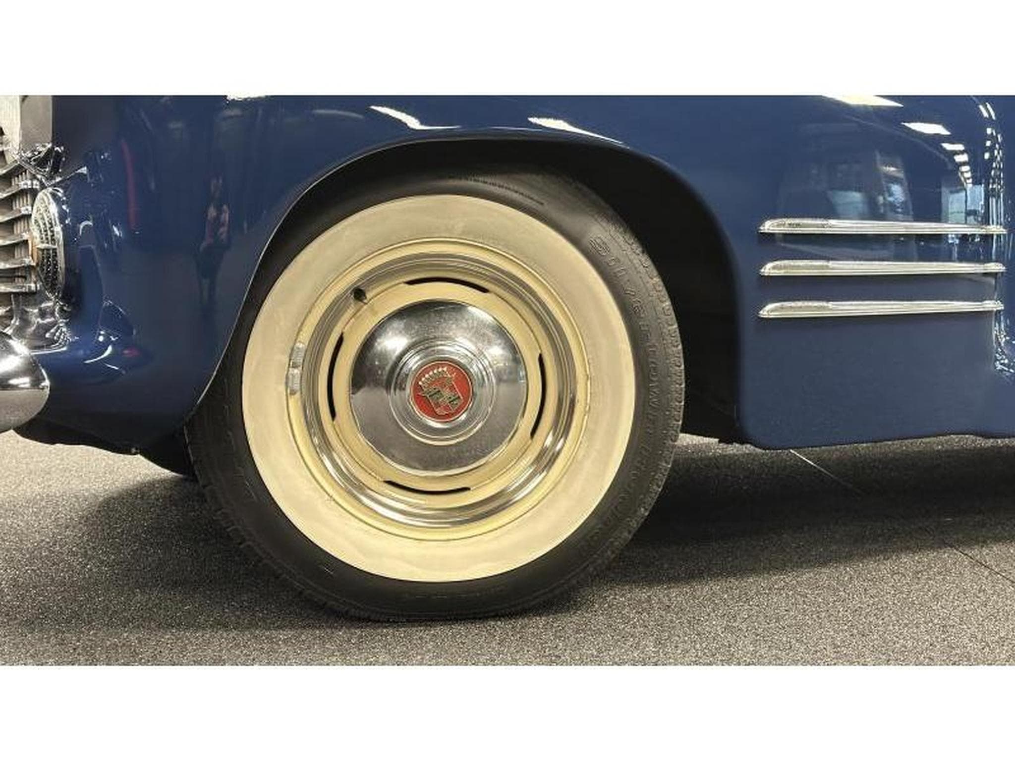 Cadillac Series 61 Sedanette 2ND GEN (1941) - Photo 2