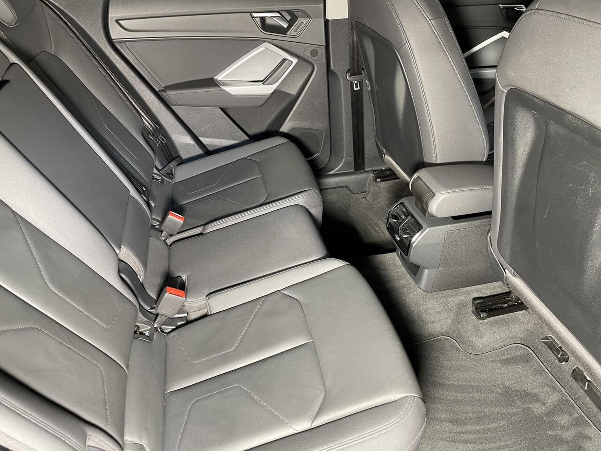 Audi Q3 35 TDI 150 S-TRONIC BUSINESS VIRTUAL COCKPIT (2021) - Foto 14