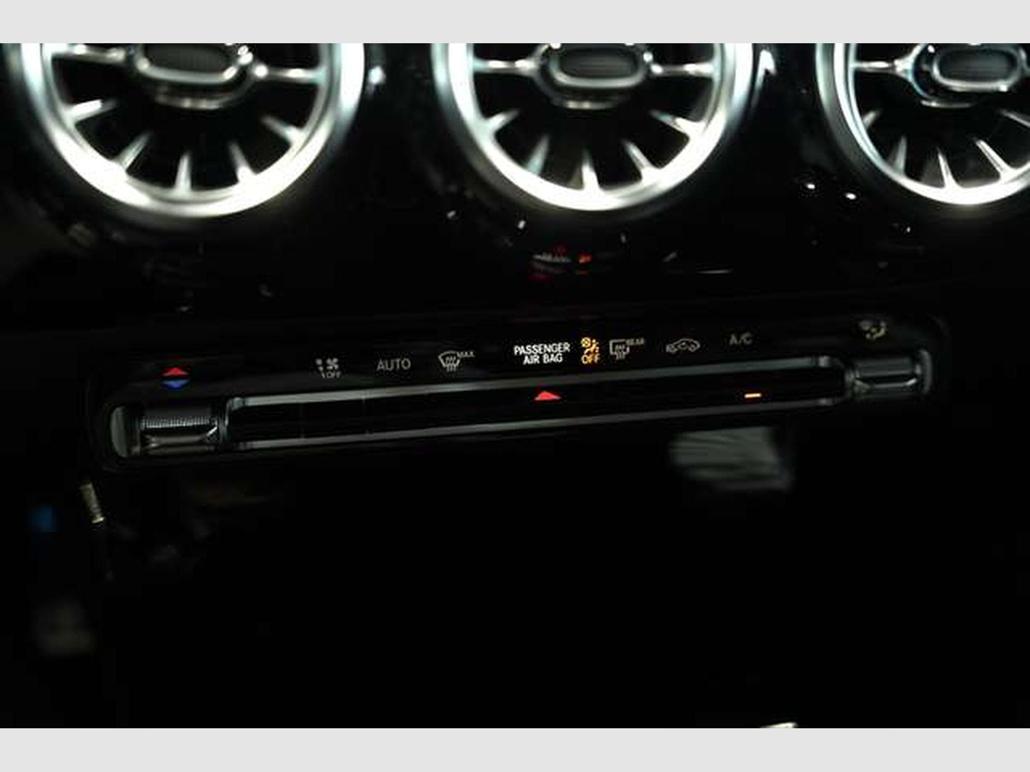 Mercedes A 200 AMG Line *2.H *Pano*Digital*AHK*Business (2022) - Photo 28