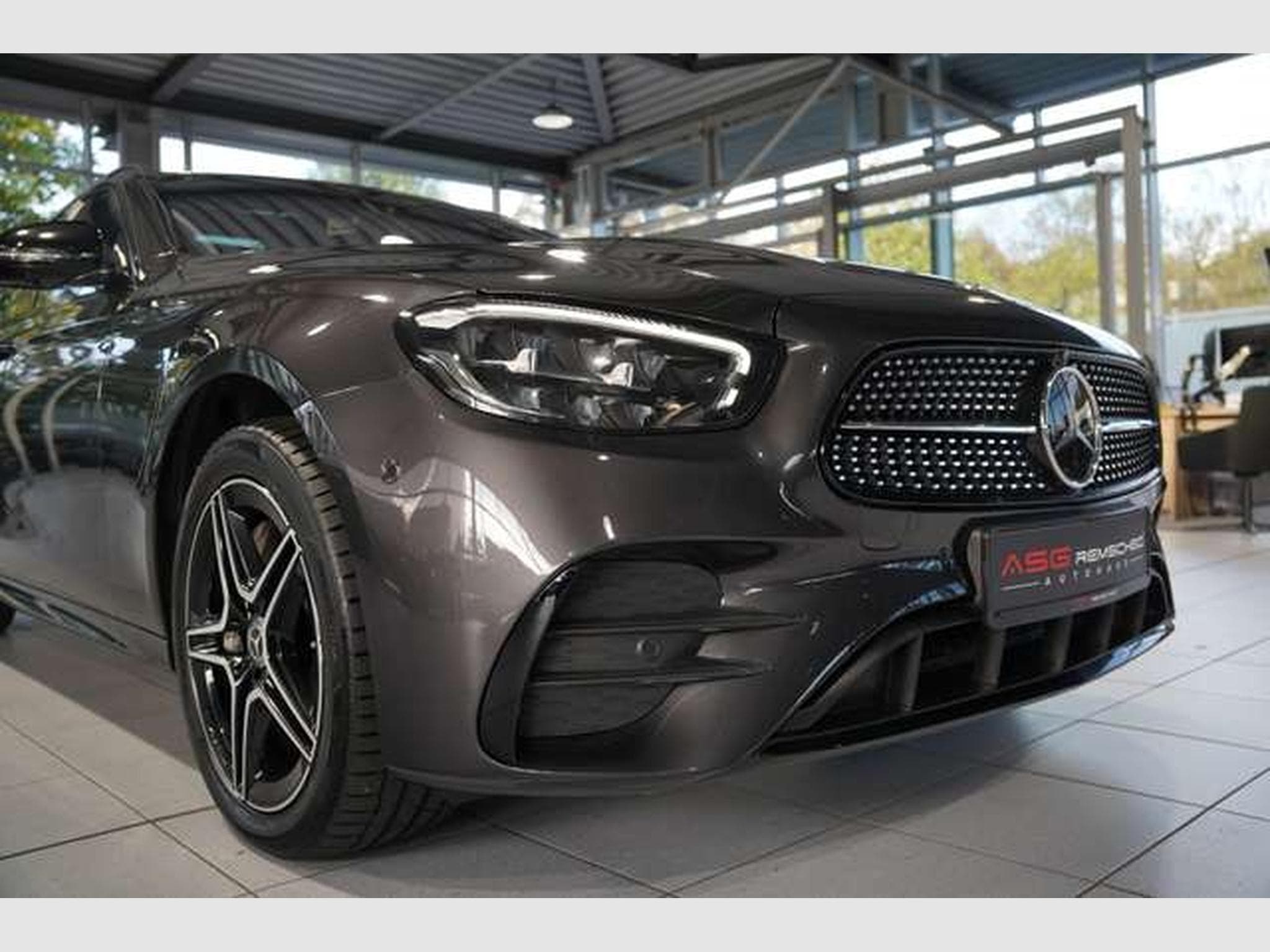 Mercedes E 300 T de 4M AMG Line *1.H *Pano *Night *Memory (2022) - Photo 5