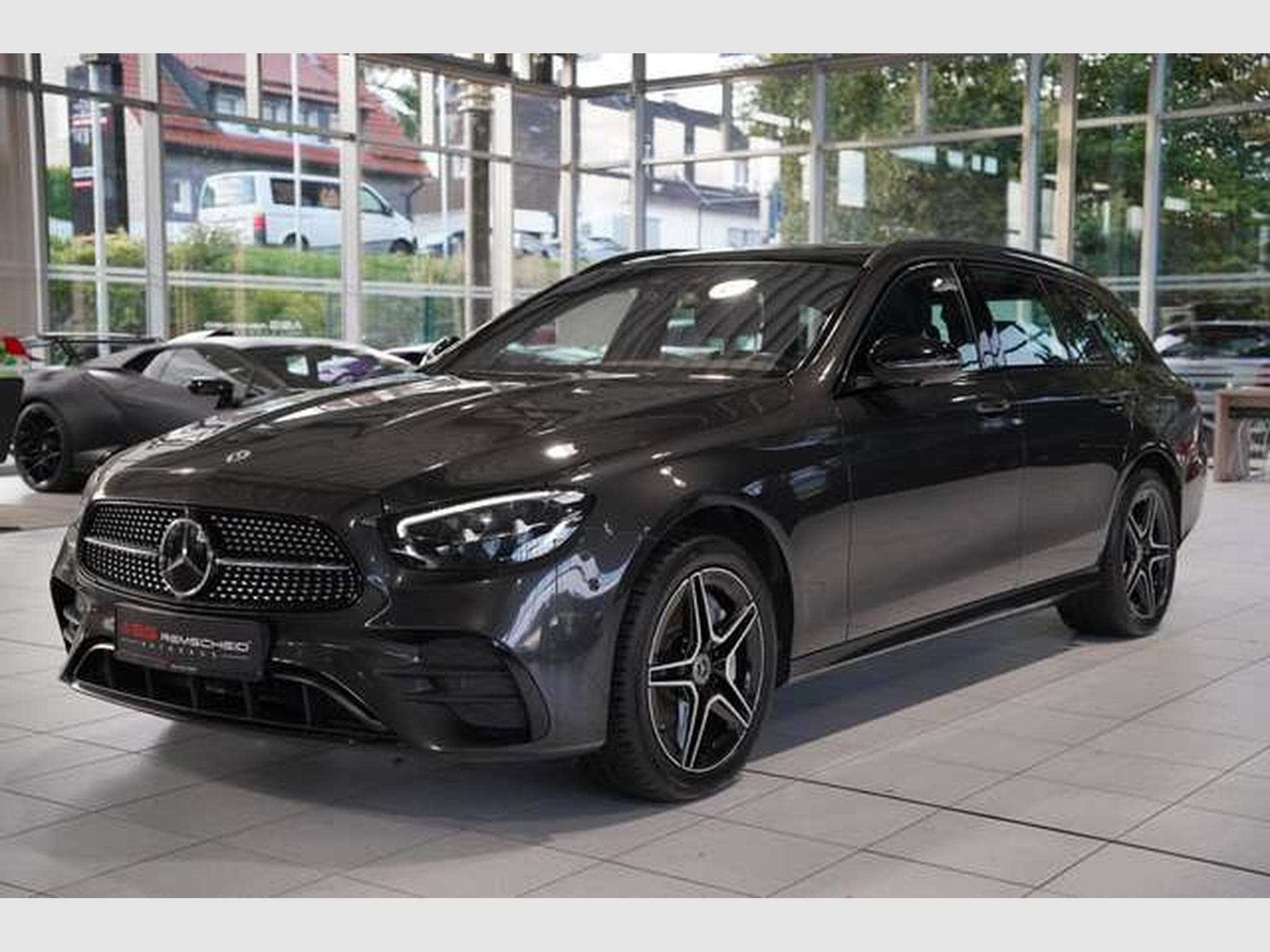 Mercedes E 300 T de 4M AMG Line *1.H *Pano *Night *Memory (2022) - Photo 4