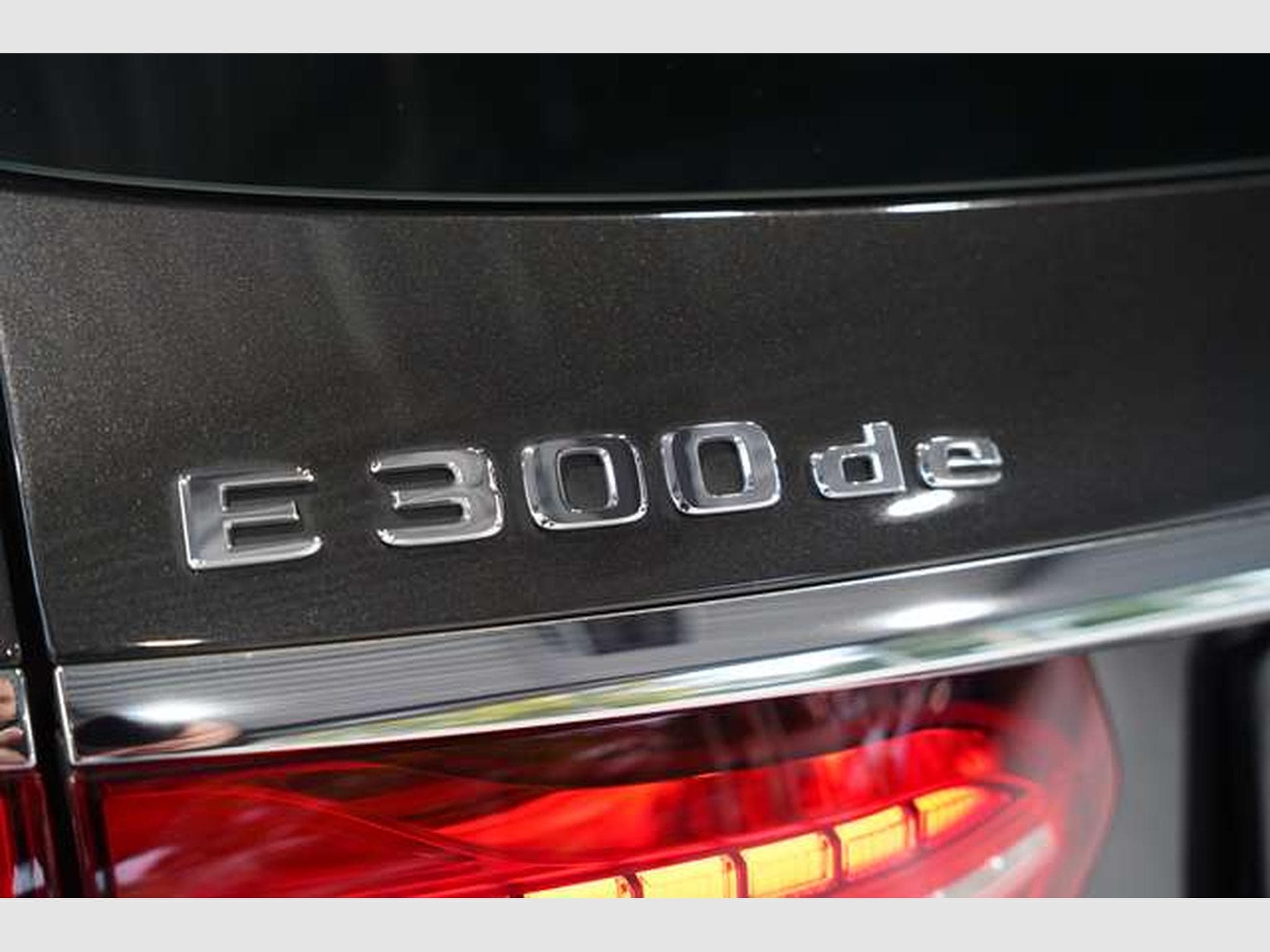 Mercedes E 300 T de 4M AMG Line *1.H *Pano *Night *Memory (2022) - Photo 13