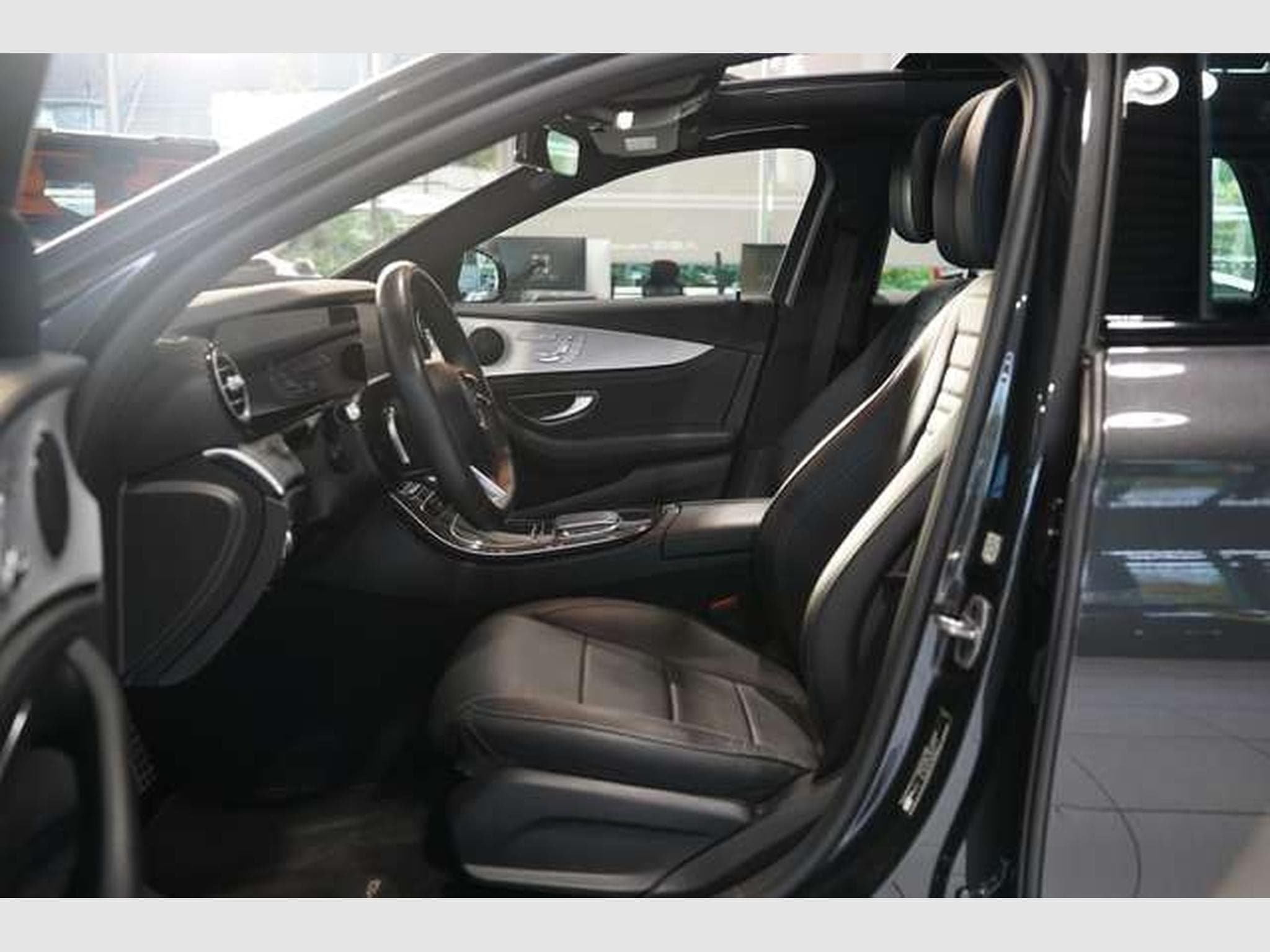 Mercedes E 300 T de 4M AMG Line *1.H *Pano *Night *Memory (2022) - Photo 15