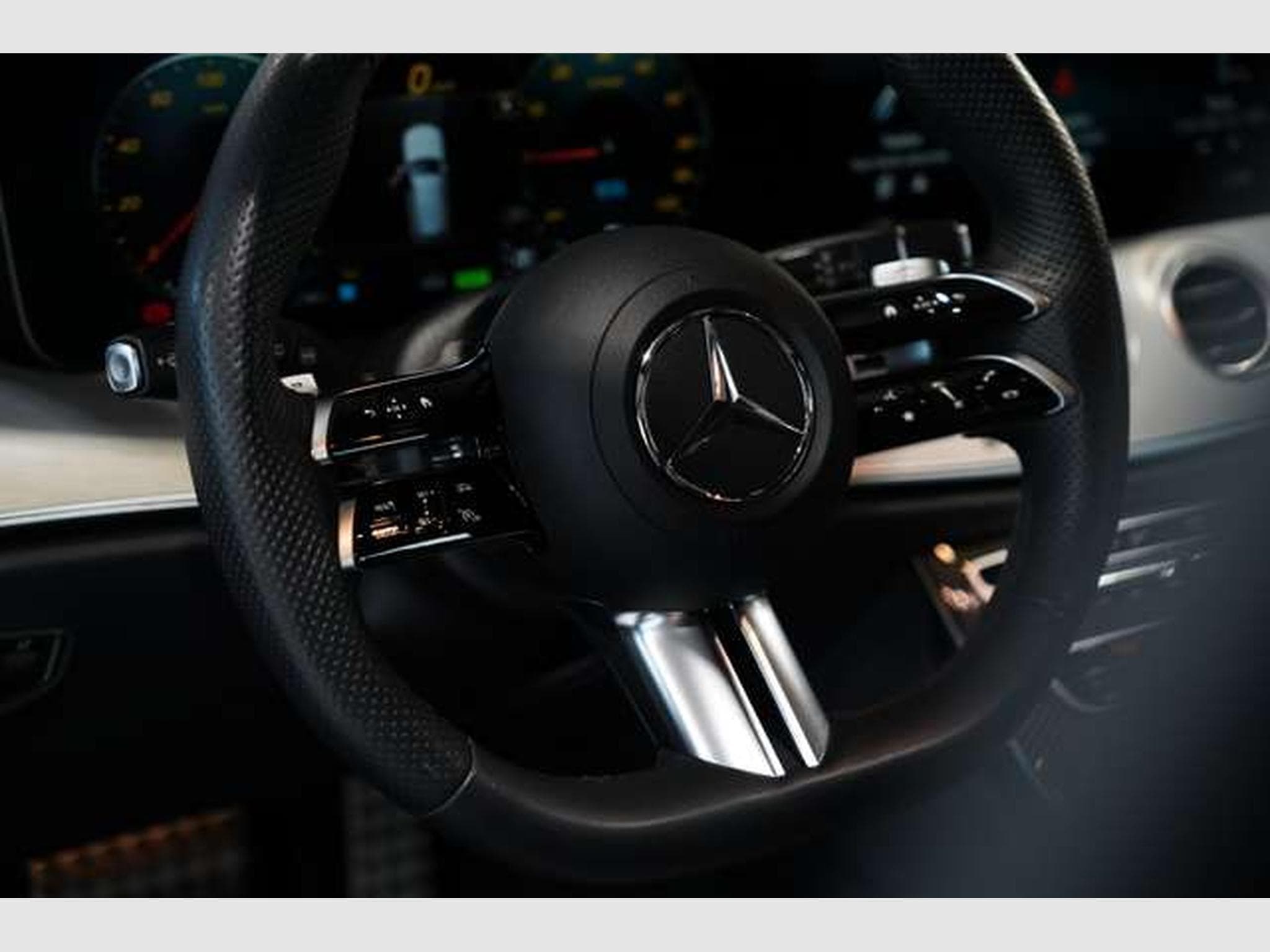 Mercedes E 300 T de 4M AMG Line *1.H *Pano *Night *Memory (2022) - Photo 18