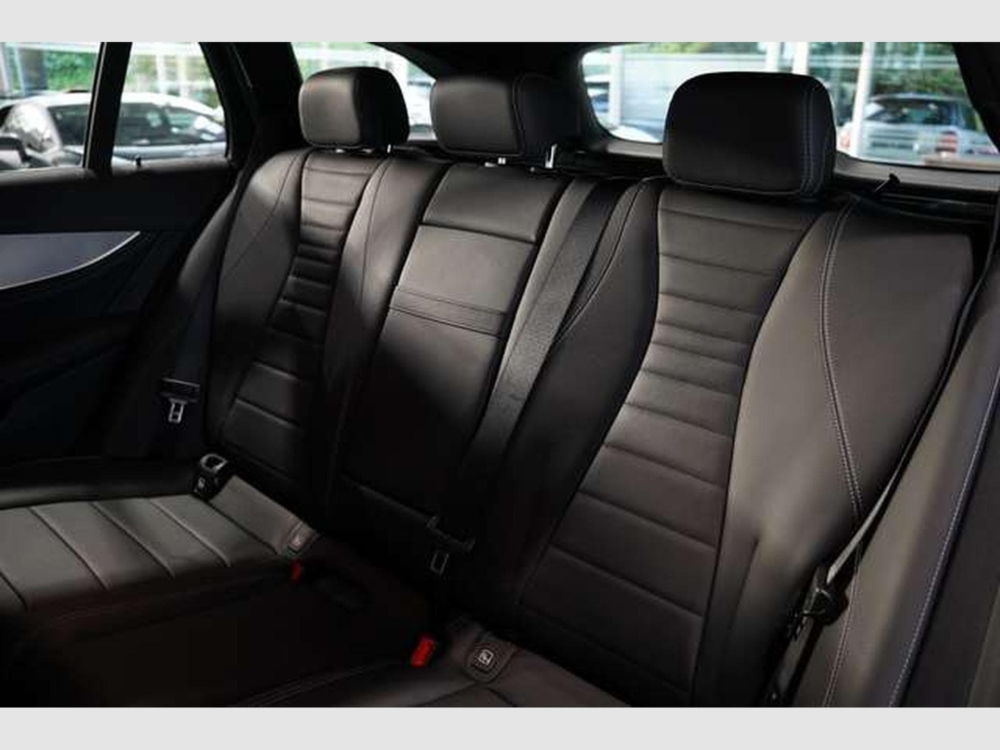 Mercedes E 300 T de 4M AMG Line *1.H *Pano *Night *Memory (2022) - Photo 21