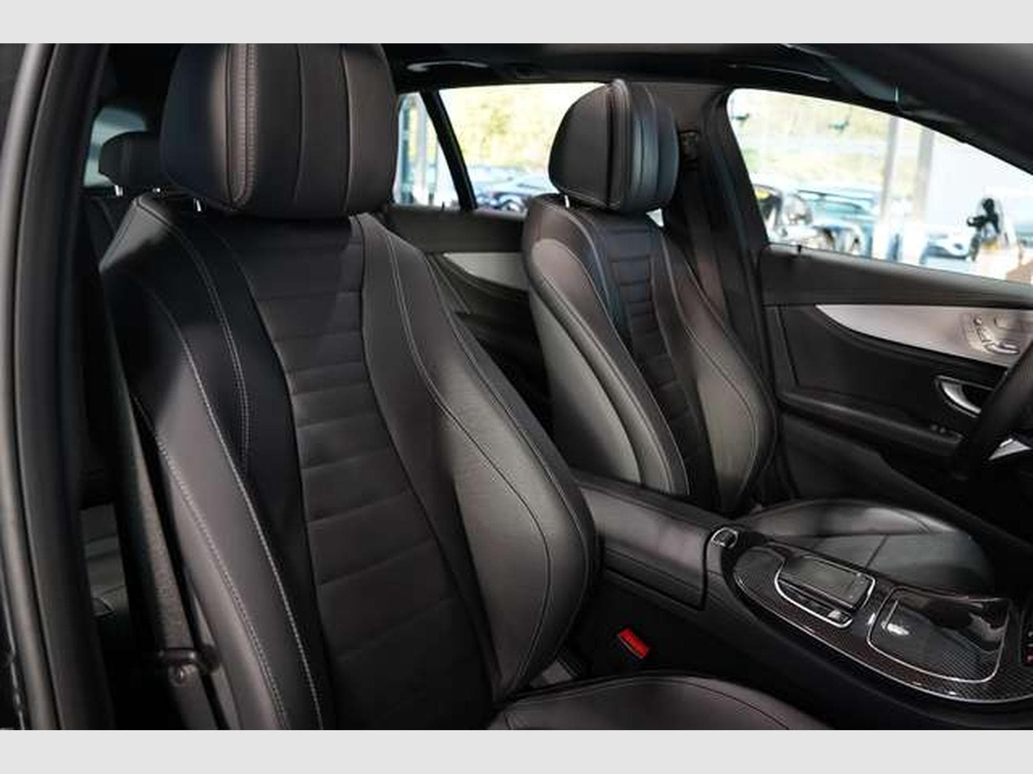 Mercedes E 300 T de 4M AMG Line *1.H *Pano *Night *Memory (2022) - Photo 25