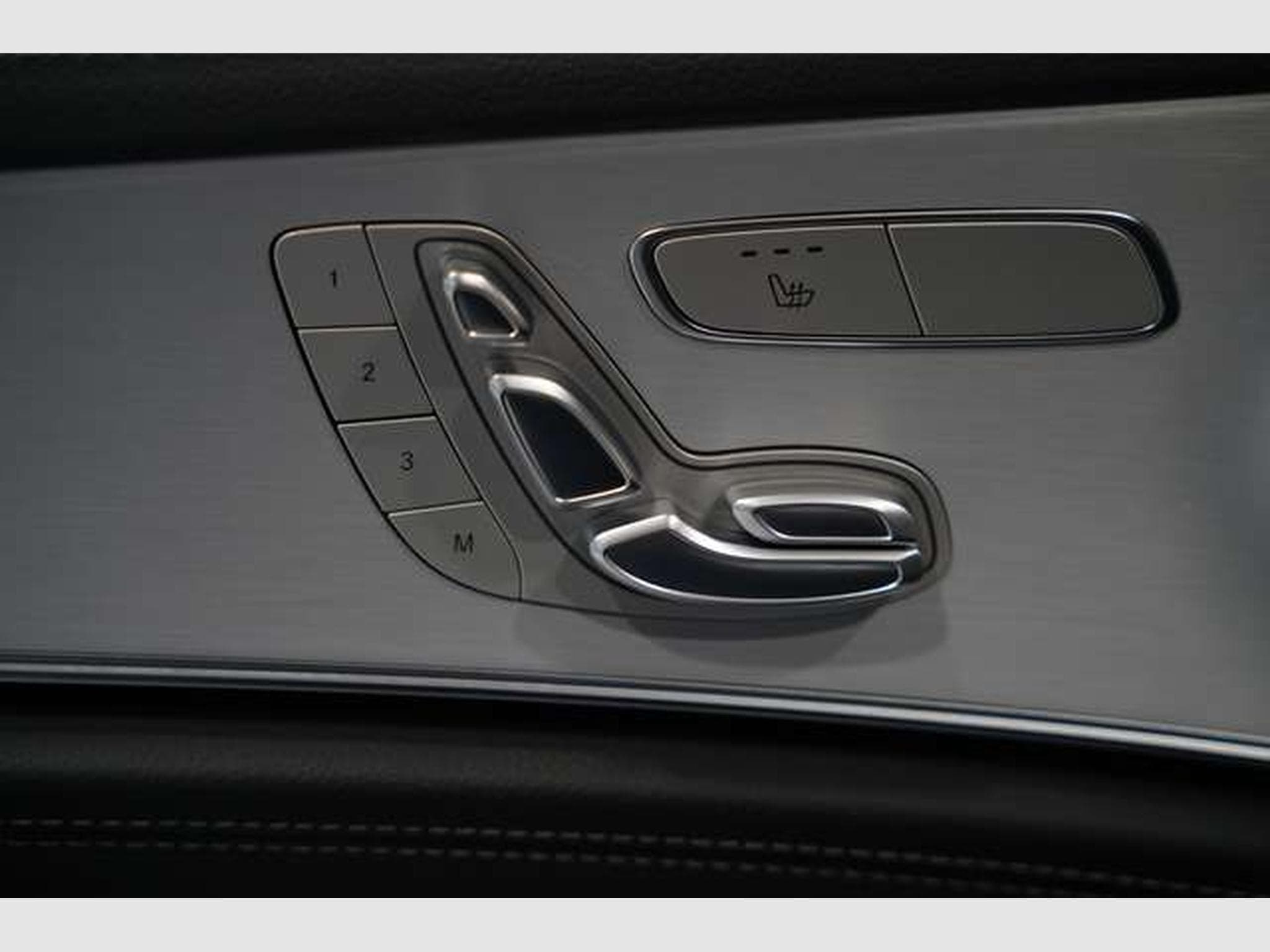 Mercedes E 300 T de 4M AMG Line *1.H *Pano *Night *Memory (2022) - Photo 29