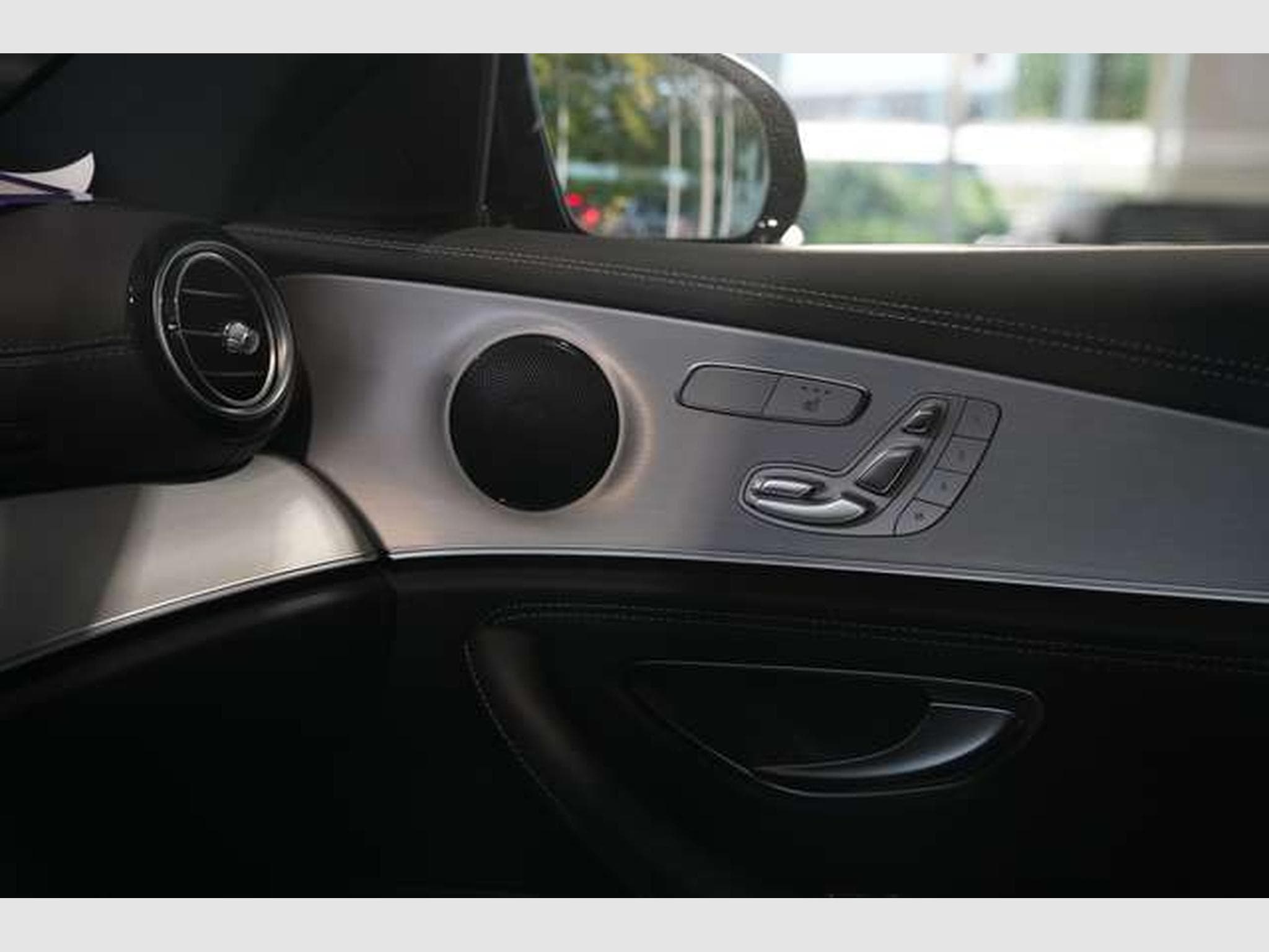 Mercedes E 300 T de 4M AMG Line *1.H *Pano *Night *Memory (2022) - Photo 32