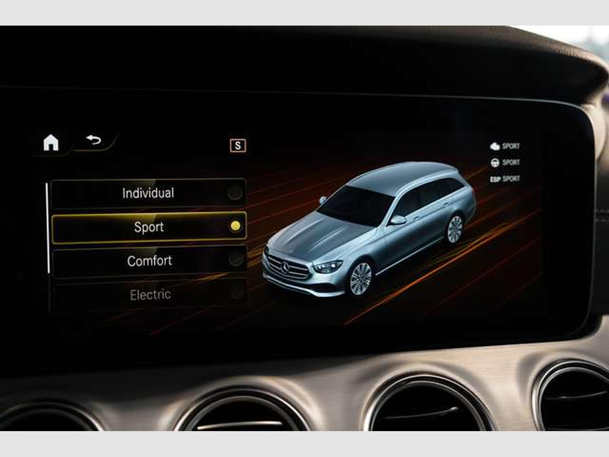 Mercedes E 300 T de 4M AMG Line *1.H *Pano *Night *Memory (2022) - Photo 42