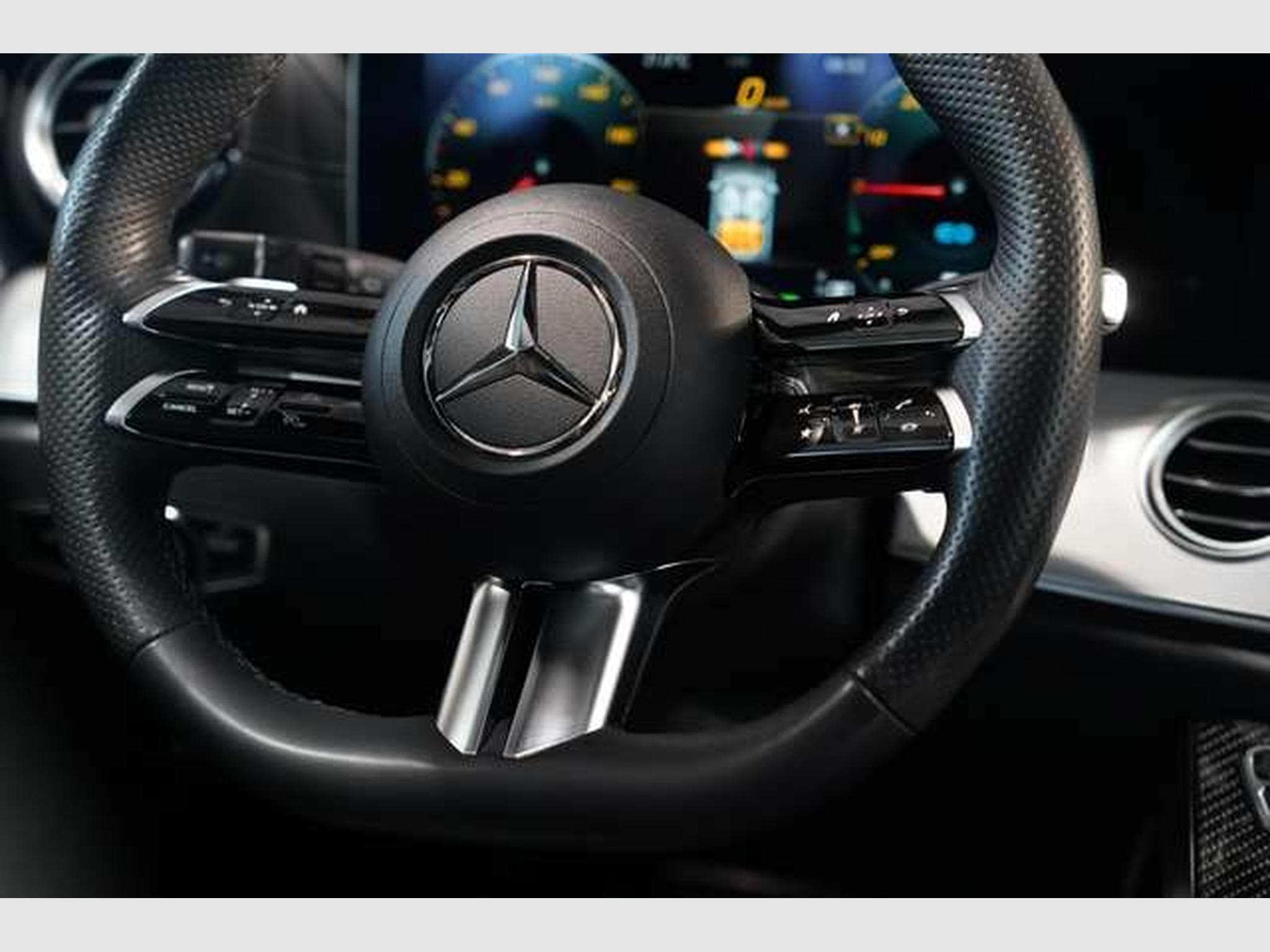 Mercedes E 300 T de 4M AMG Line *1.H *Pano *Night *Memory (2022) - Photo 47