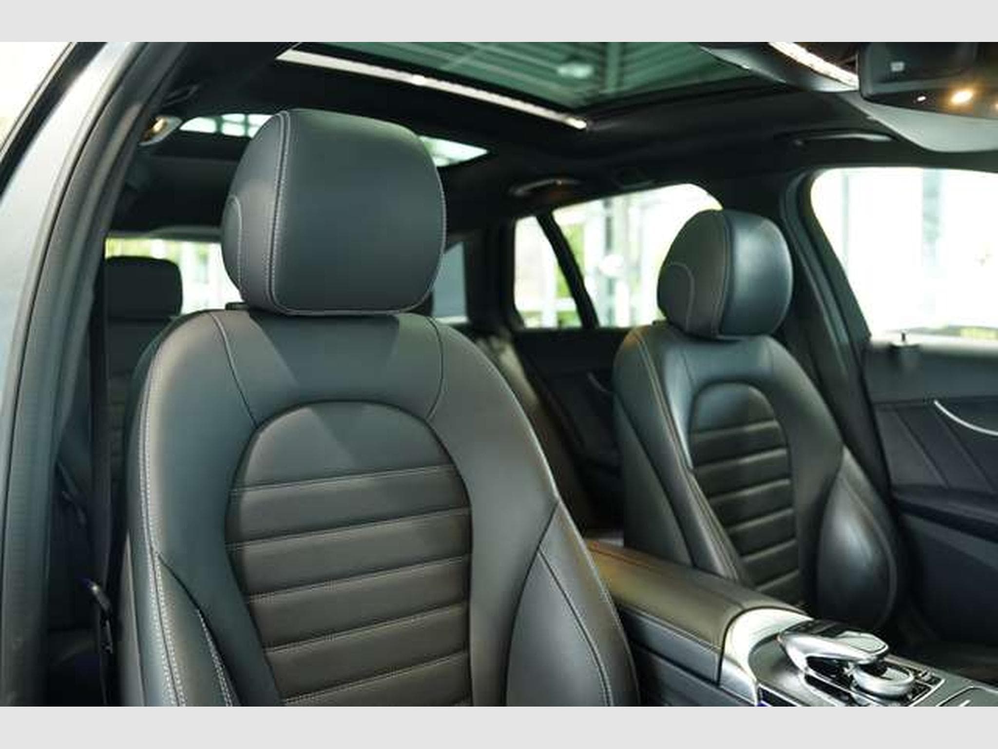 Mercedes C 300 d T AMG Line *2.H *Wide *Pano *Night (2019) - Photo 17