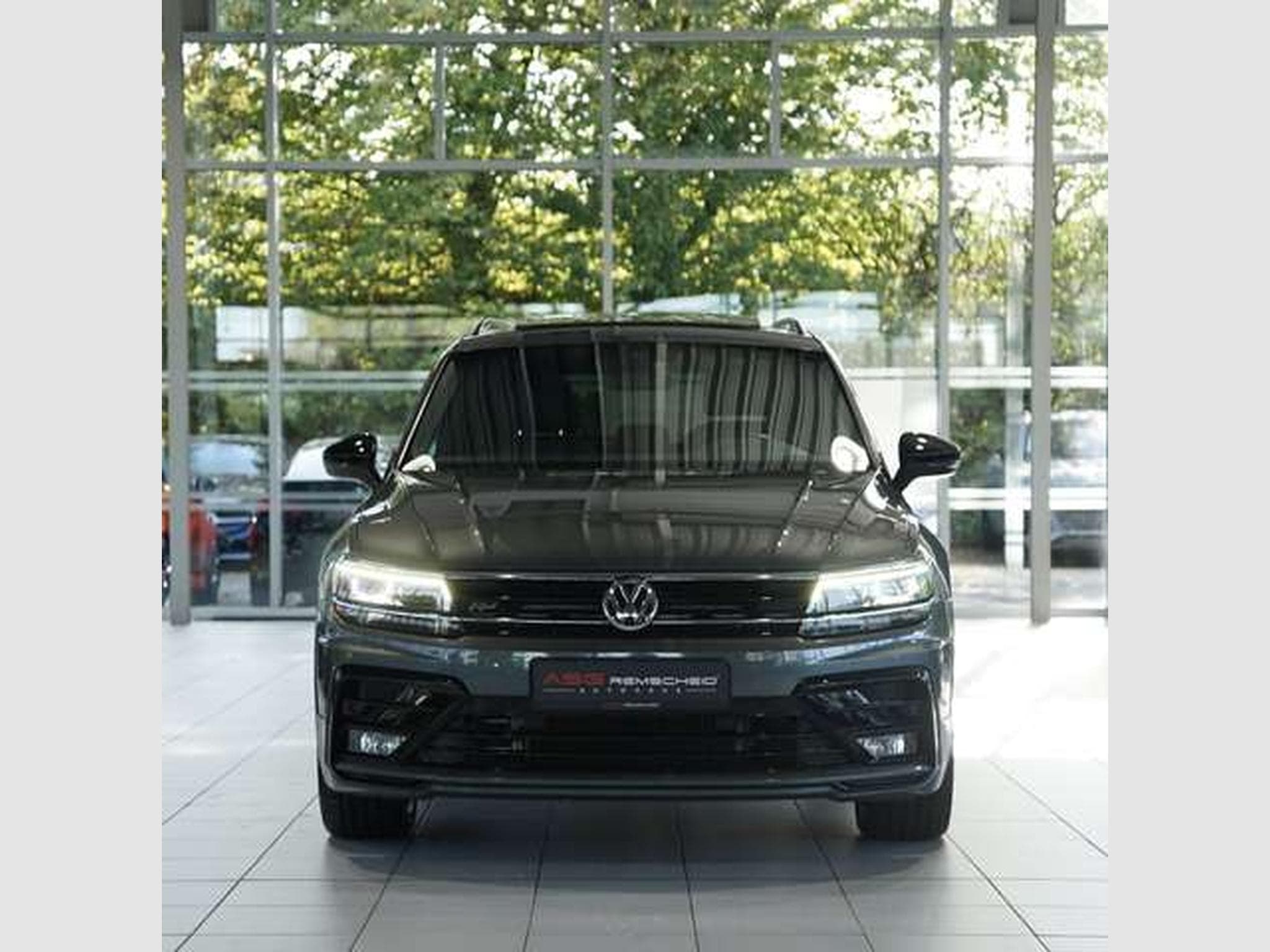 VW Tiguan R Line 4Matic *ACC *Virtual *Pano *AHK (2019) - Photo 4