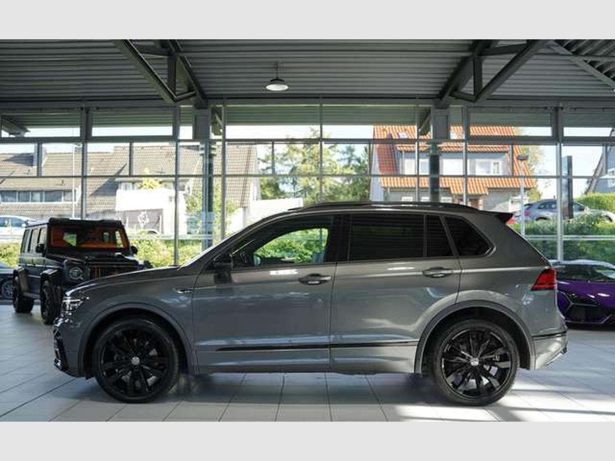VW Tiguan R Line 4Matic *ACC *Virtual *Pano *AHK (2019) - Photo 11