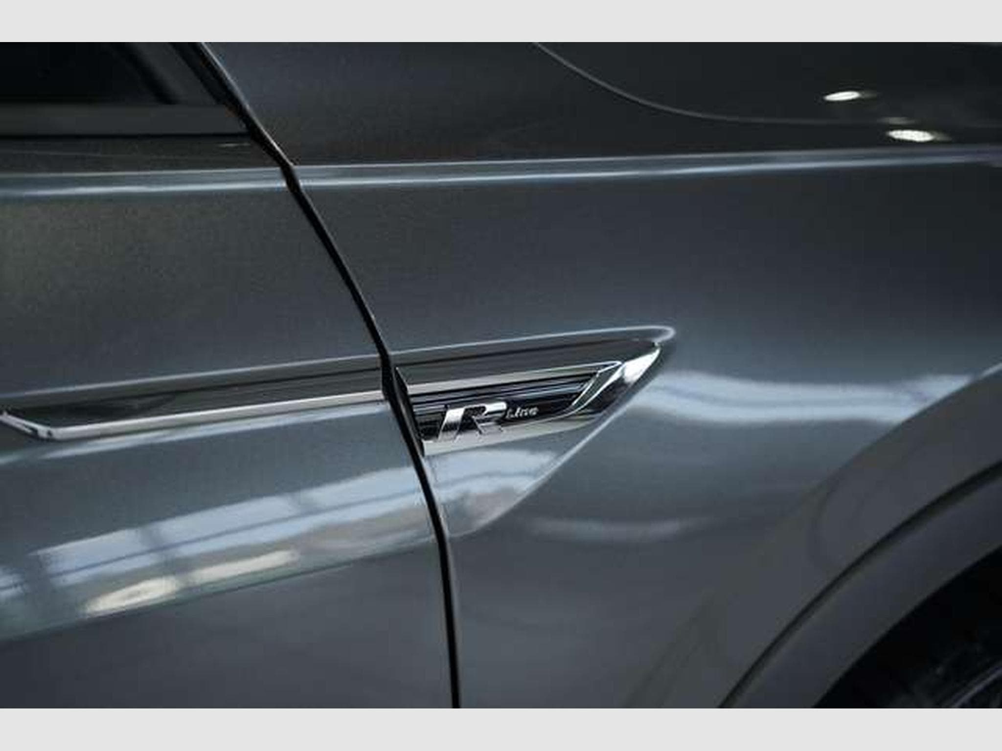 VW Tiguan R Line 4Matic *ACC *Virtual *Pano *AHK (2019) - Photo 13