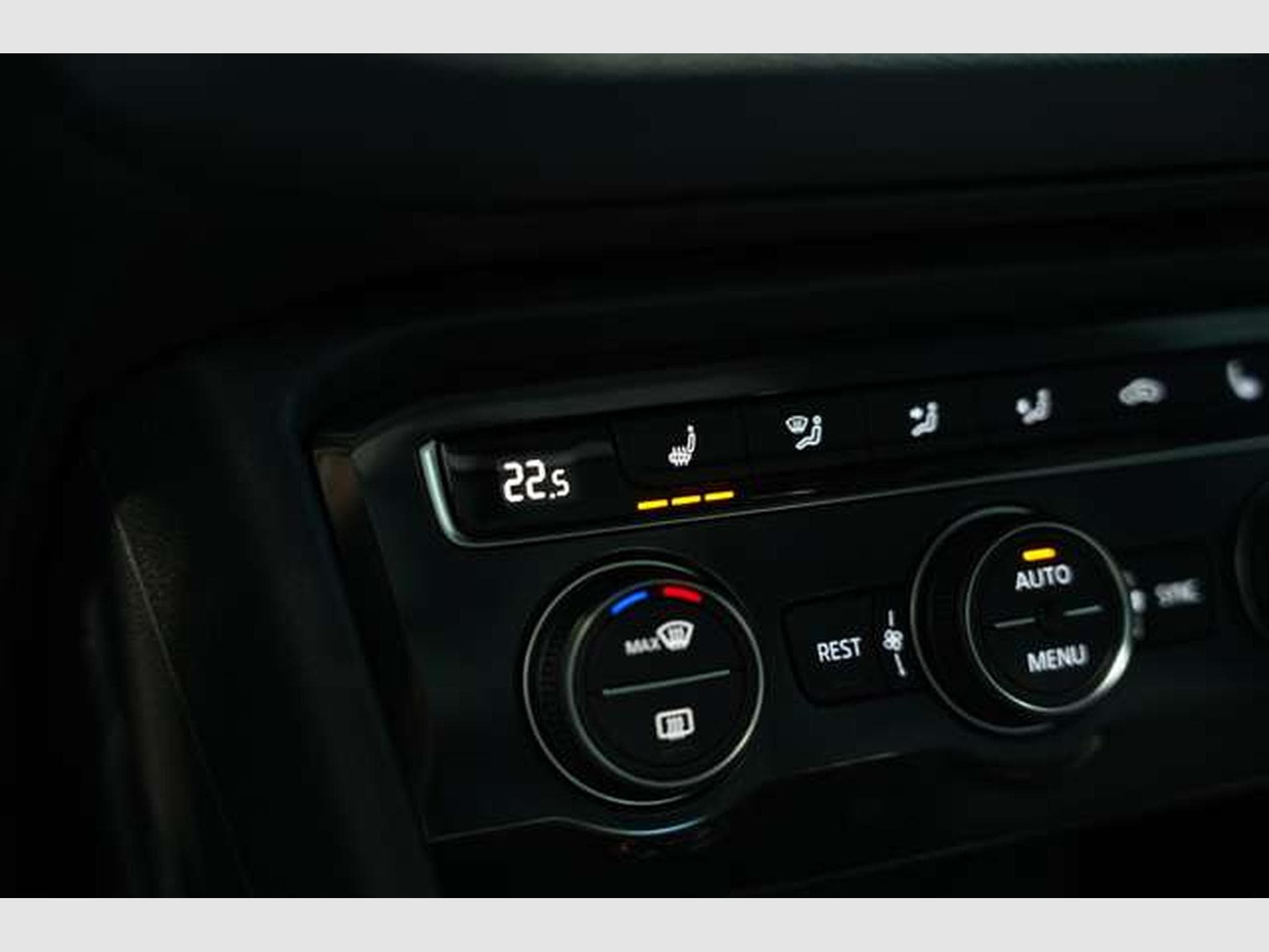 VW Tiguan R Line 4Matic *ACC *Virtual *Pano *AHK (2019) - Photo 28