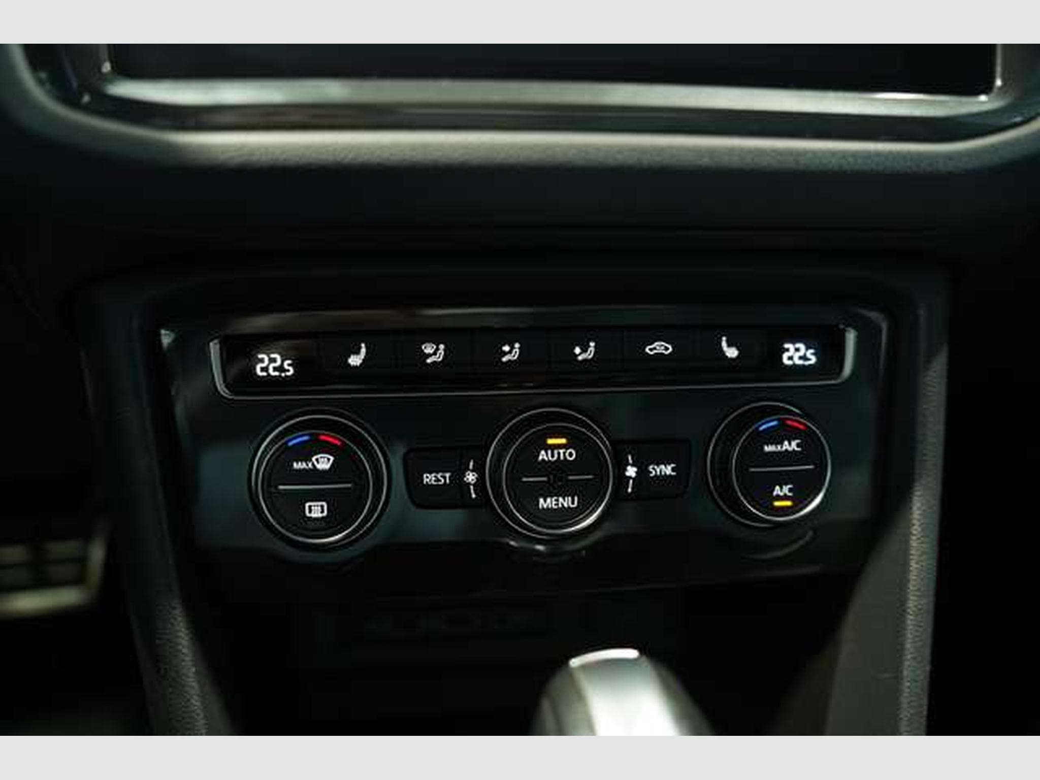 VW Tiguan R Line 4Matic *ACC *Virtual *Pano *AHK (2019) - Photo 29