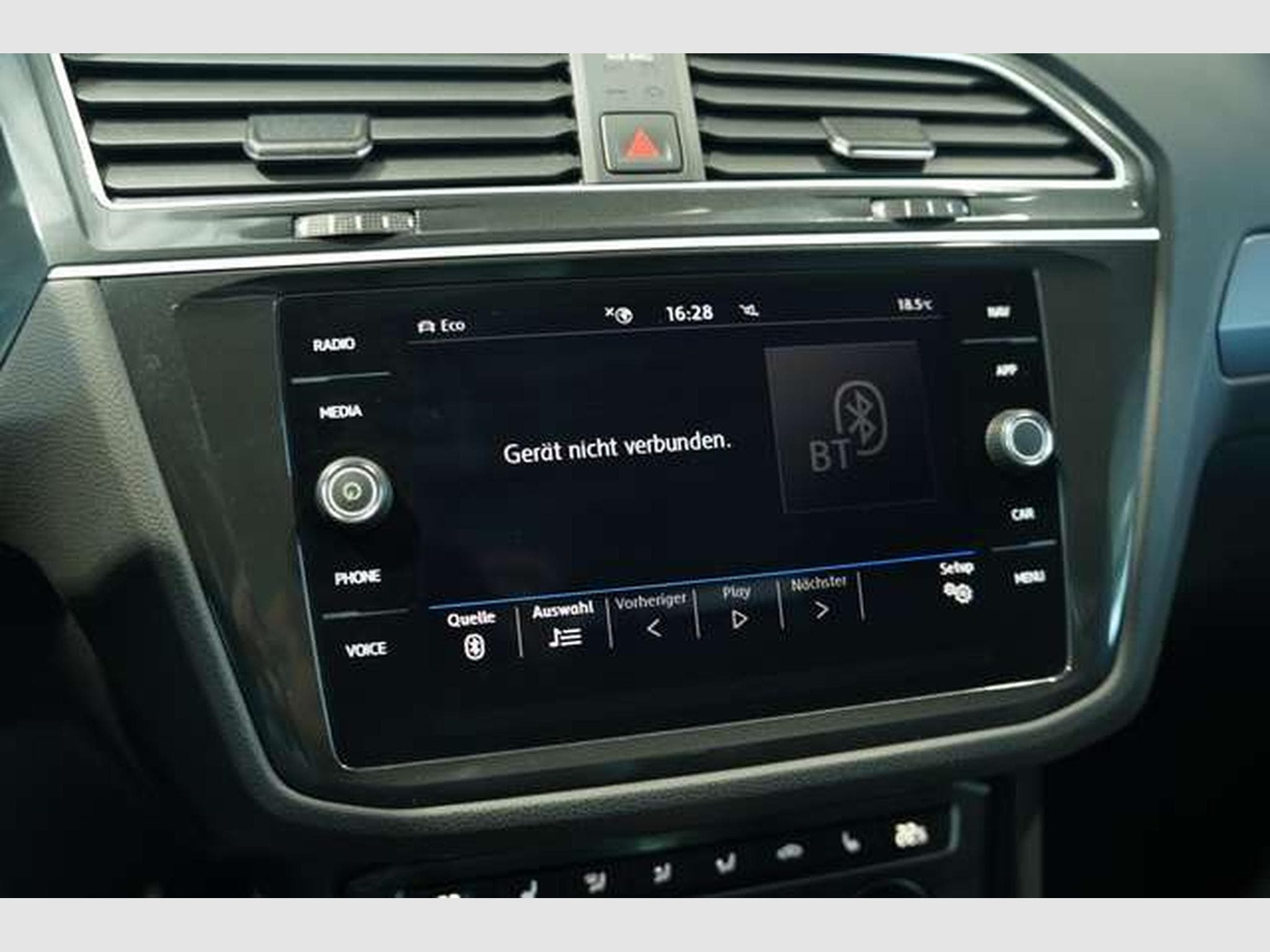 VW Tiguan R Line 4Matic *ACC *Virtual *Pano *AHK (2019) - Photo 34