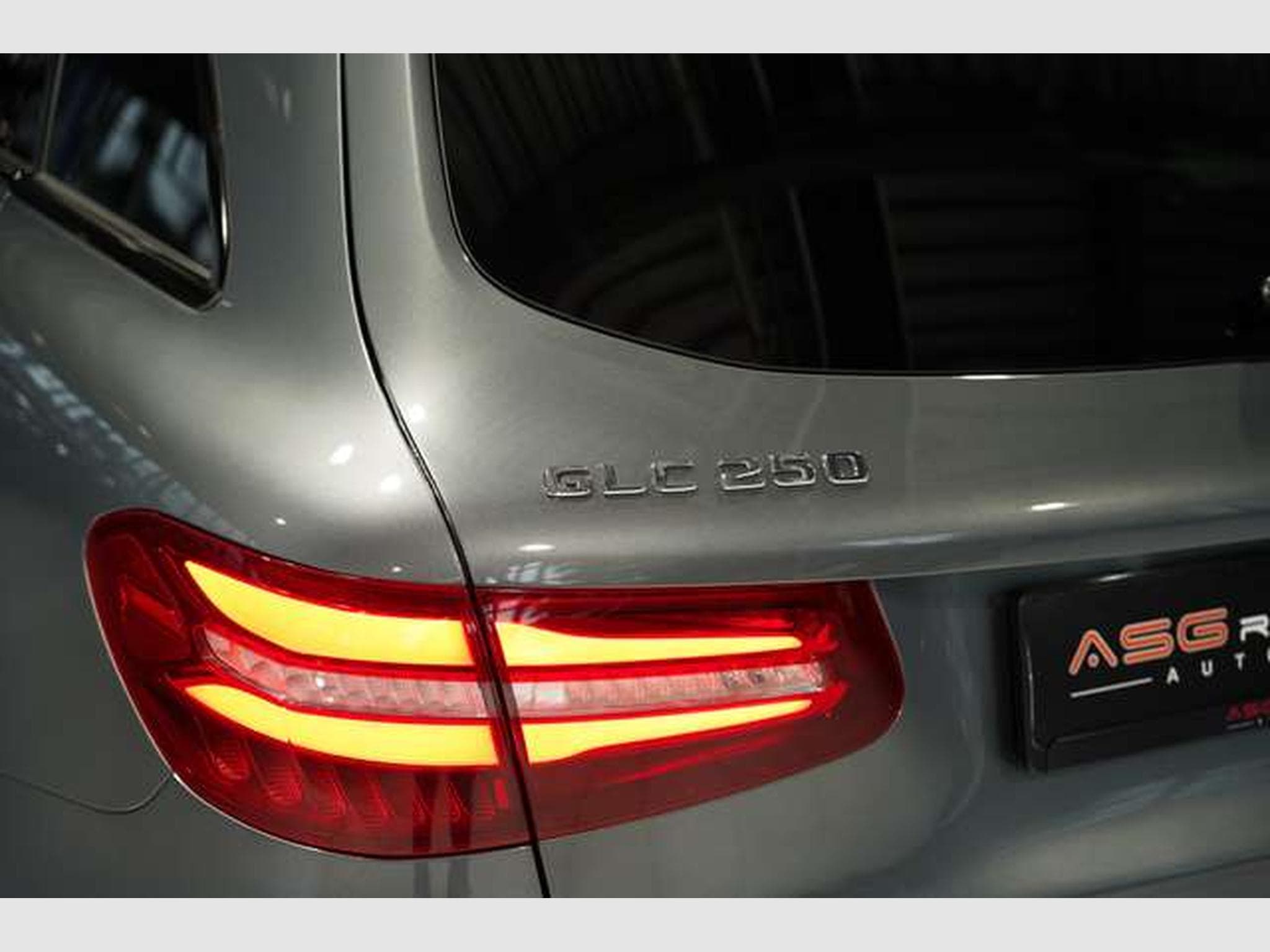 Mercedes GLC 250 4M AMG Line *2.Hand *Pano *Night *BURM (2019) - Photo 11