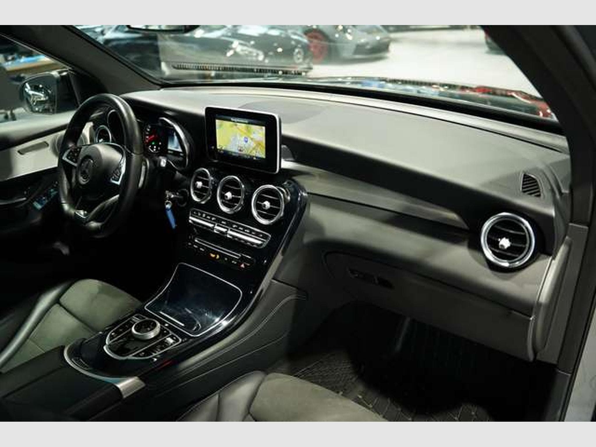 Mercedes GLC 250 4M AMG Line *2.Hand *Pano *Night *BURM (2019) - Photo 17