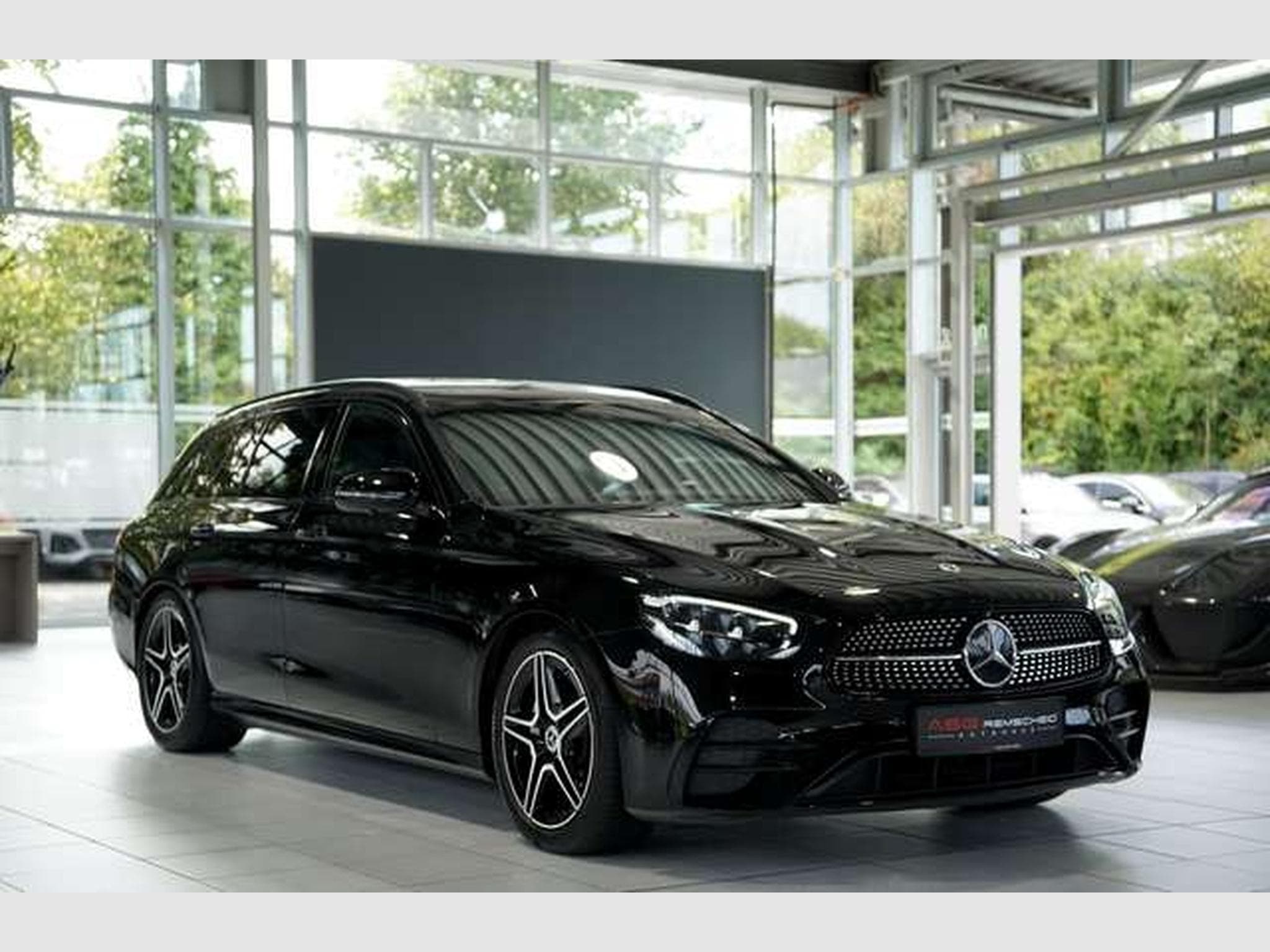 Mercedes E 300 d 4M T AMG Line 2H *Pano *BURM *Night *AHK (2022) - Photo 5