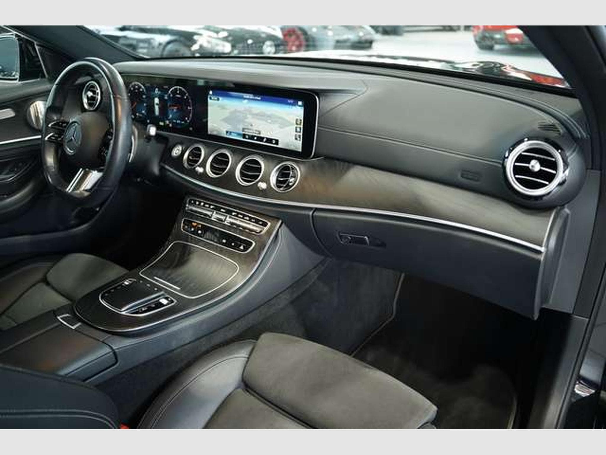 Mercedes E 300 d 4M T AMG Line 2H *Pano *BURM *Night *AHK (2022) - Photo 17