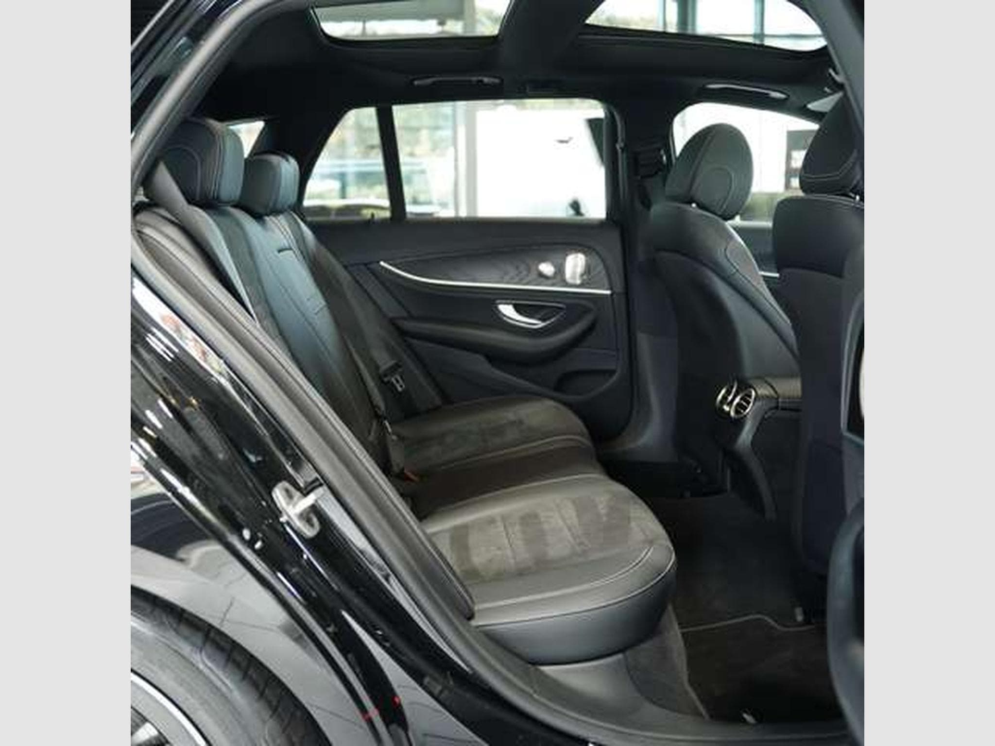 Mercedes E 300 d 4M T AMG Line 2H *Pano *BURM *Night *AHK (2022) - Photo 21