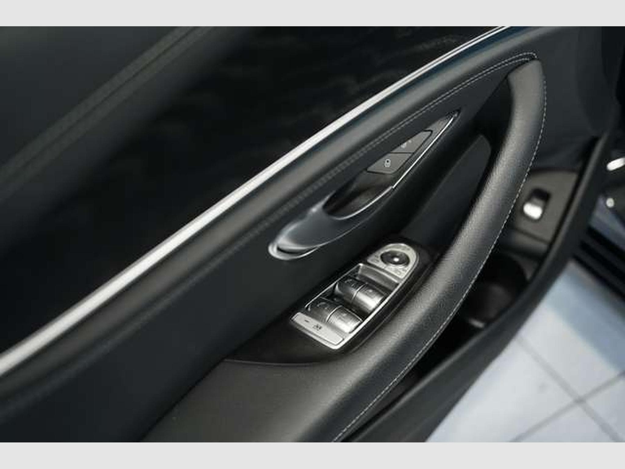 Mercedes E 300 d 4M T AMG Line 2H *Pano *BURM *Night *AHK (2022) - Photo 24