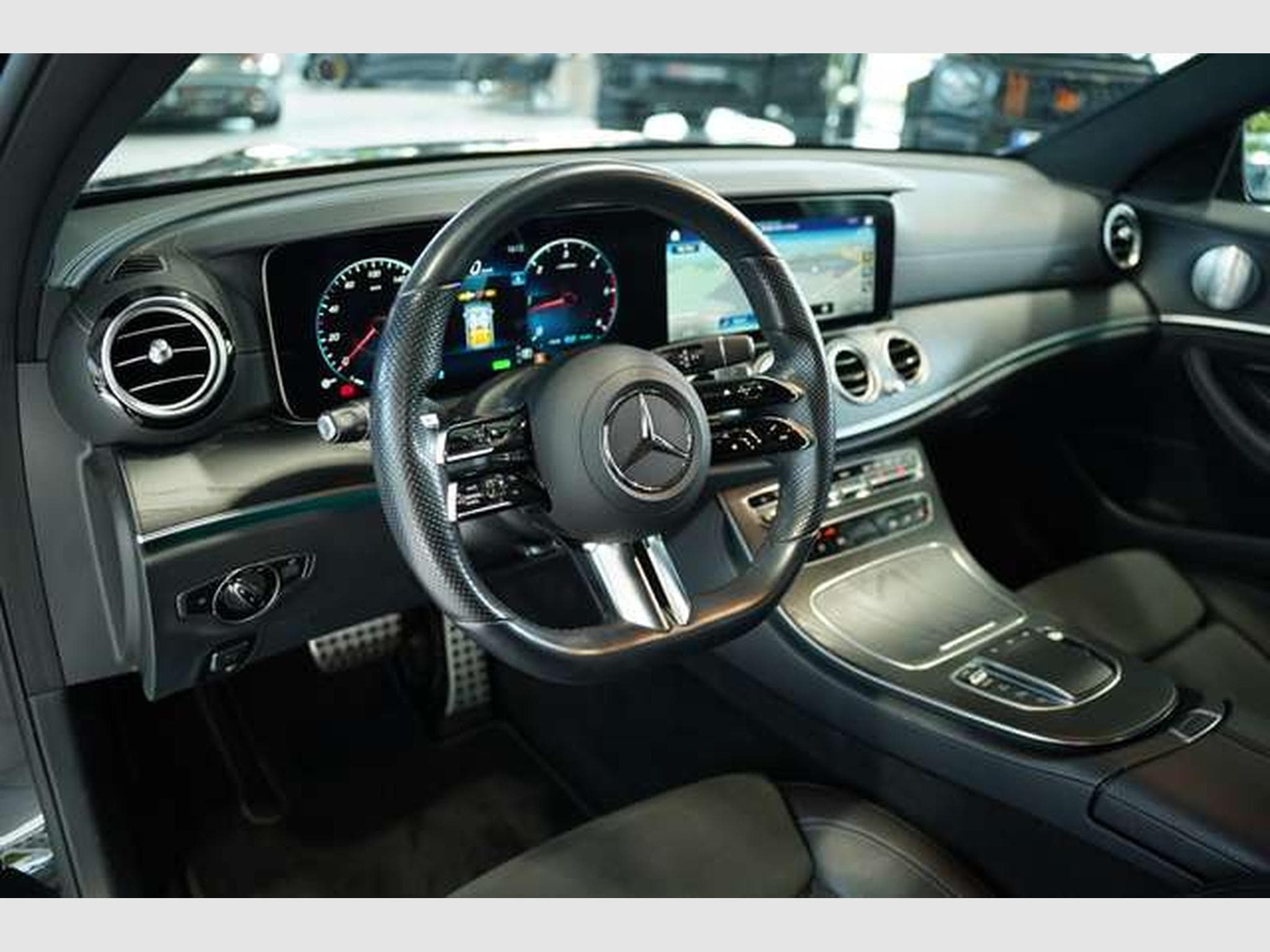 Mercedes E 300 d 4M T AMG Line 2H *Pano *BURM *Night *AHK (2022) - Photo 29