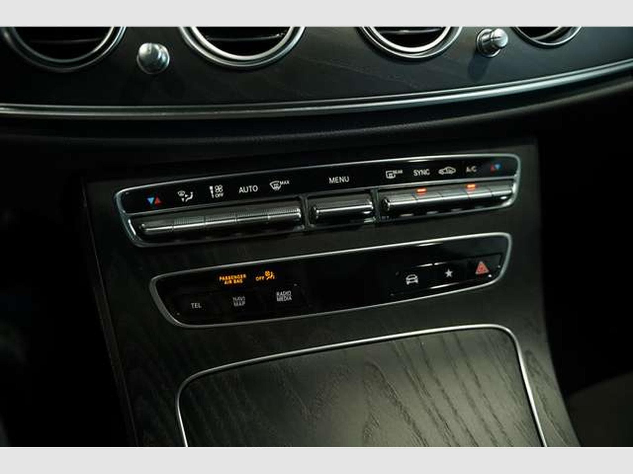 Mercedes E 300 d 4M T AMG Line 2H *Pano *BURM *Night *AHK (2022) - Photo 33