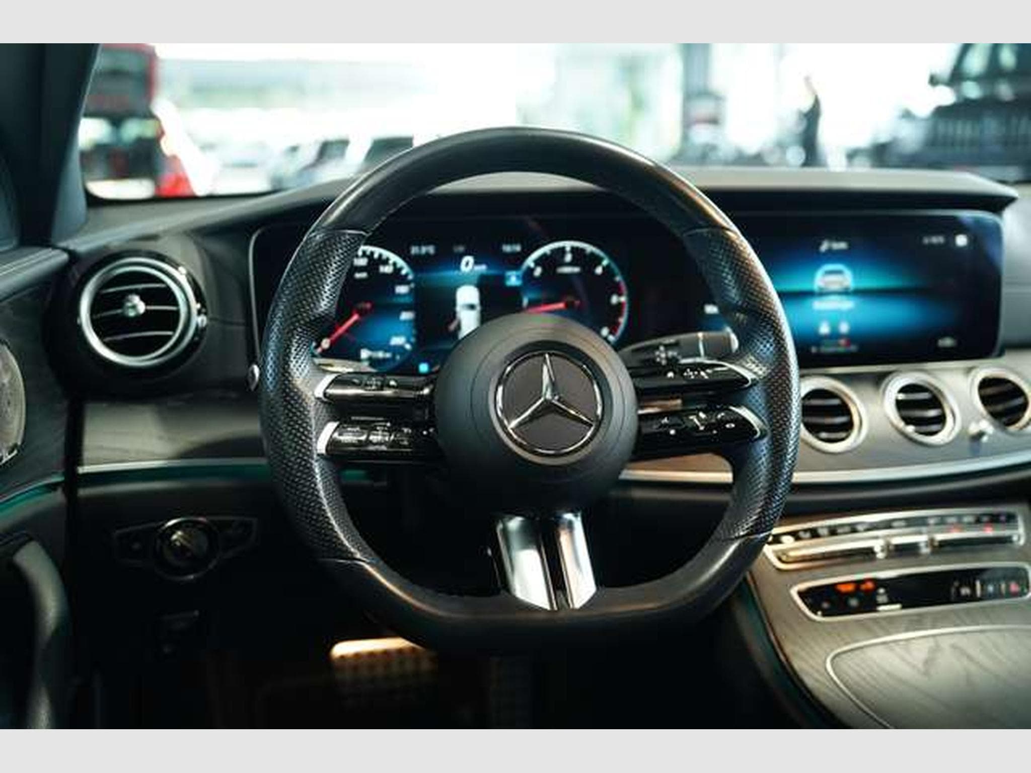 Mercedes E 300 d 4M T AMG Line 2H *Pano *BURM *Night *AHK (2022) - Photo 39