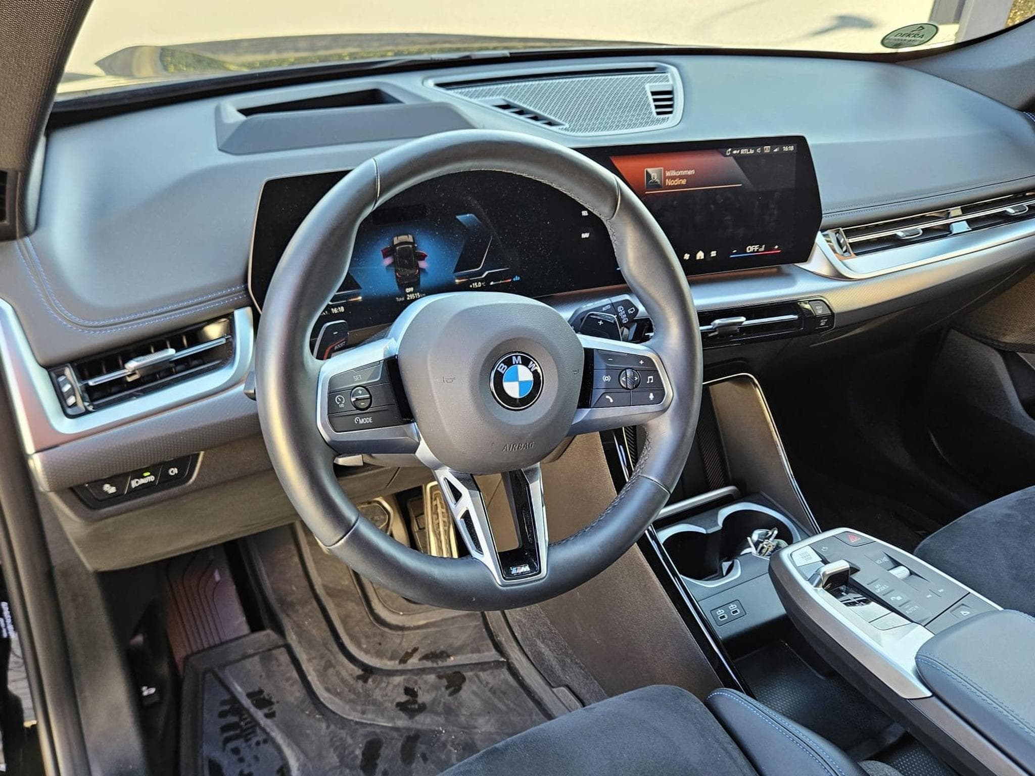 BMW X1 X-drive 23d (2025) - Photo 4